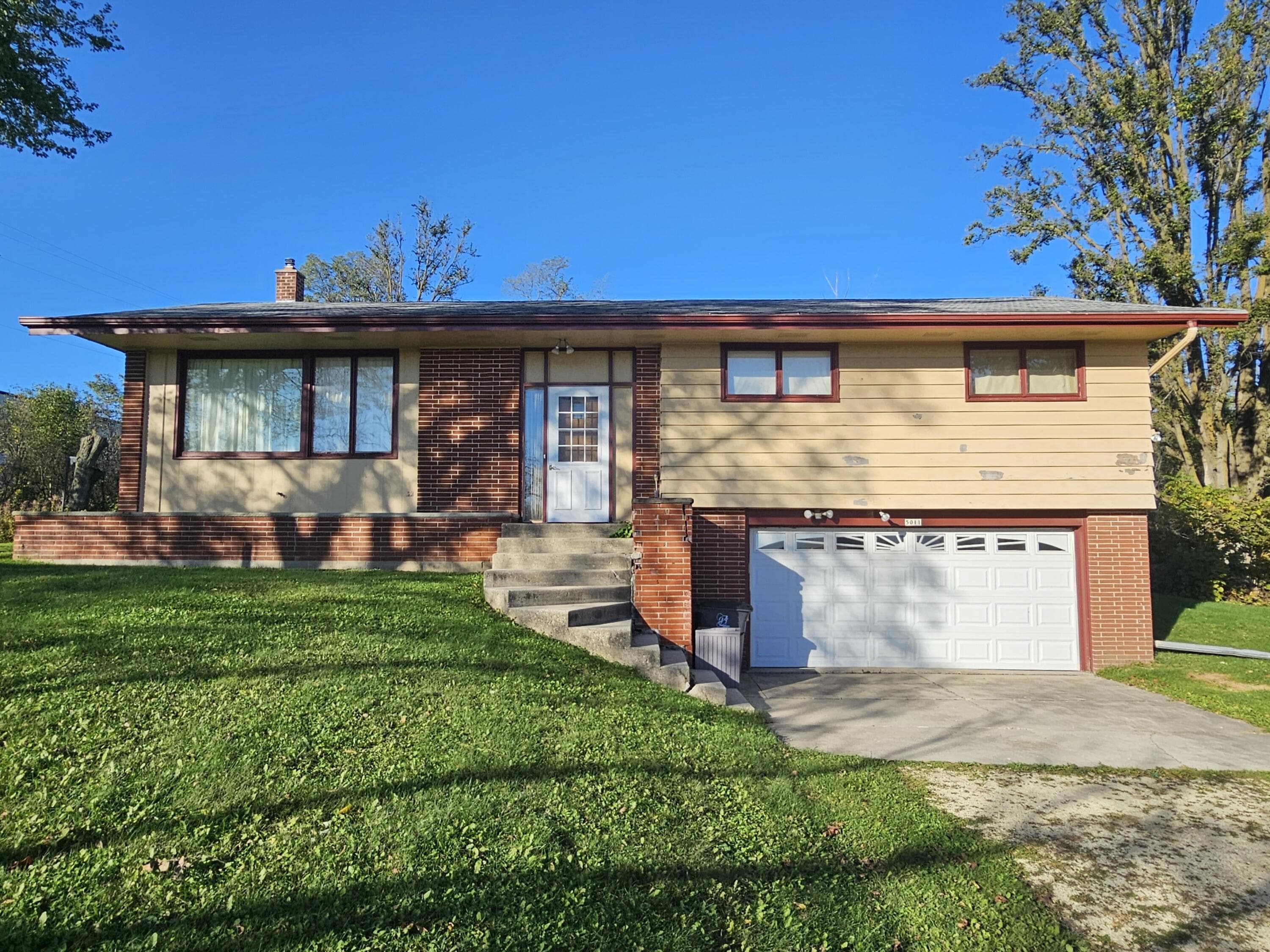 5011 River Rd, West Bend, Wisconsin, 53095