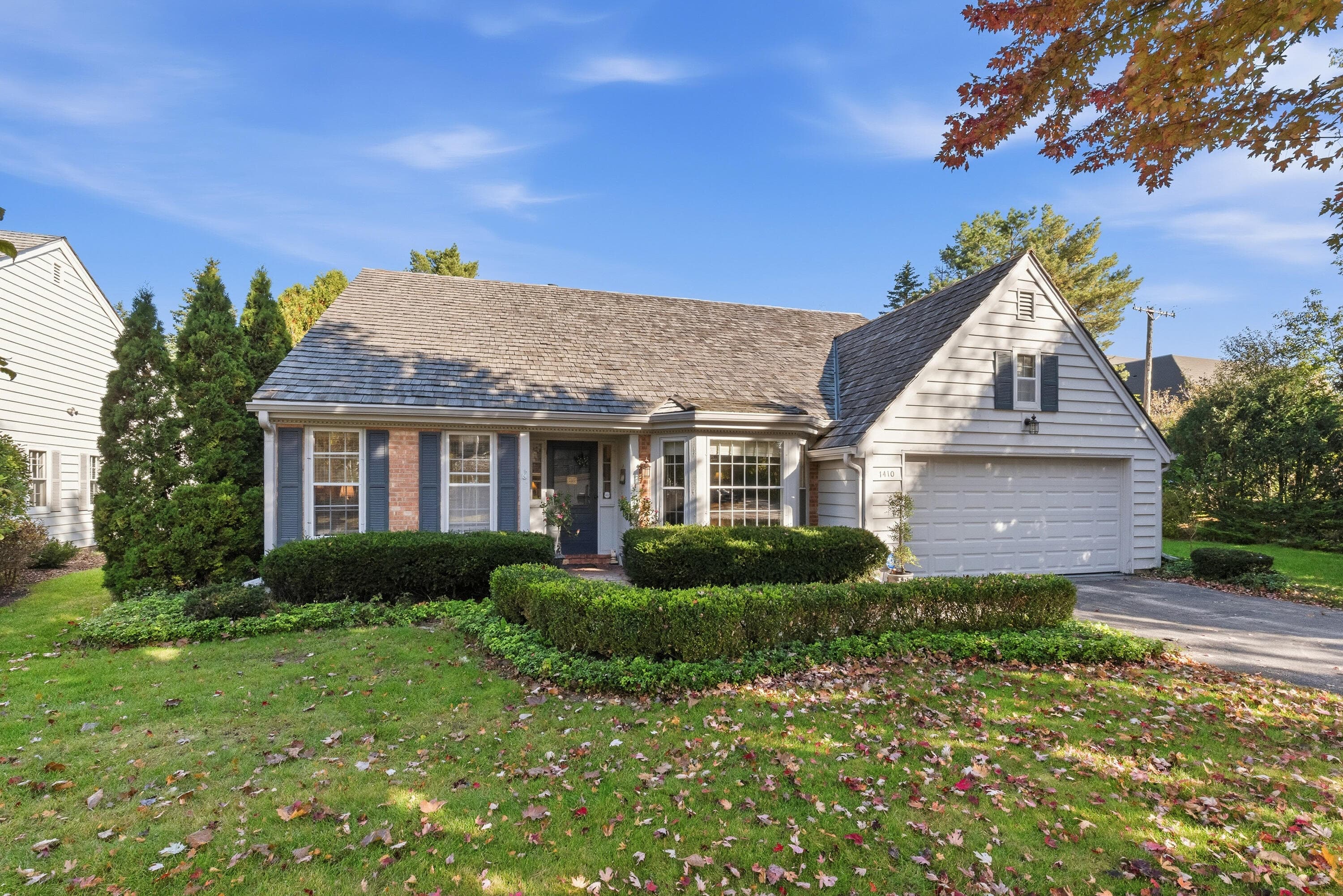 1410 W Westport Cir, Mequon, Wisconsin, 53092