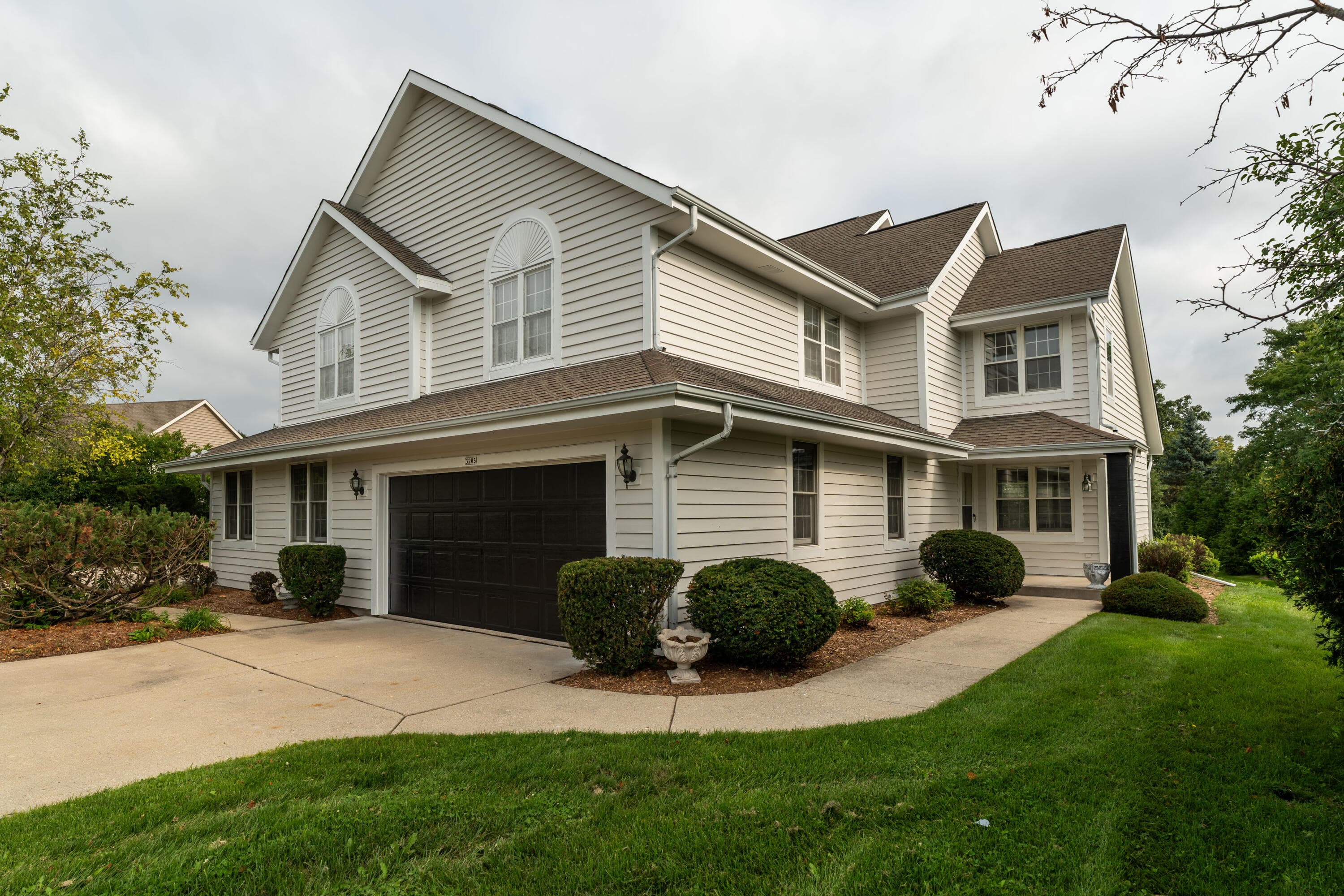3205 S Ridgecrest Ct, New Berlin, 53151