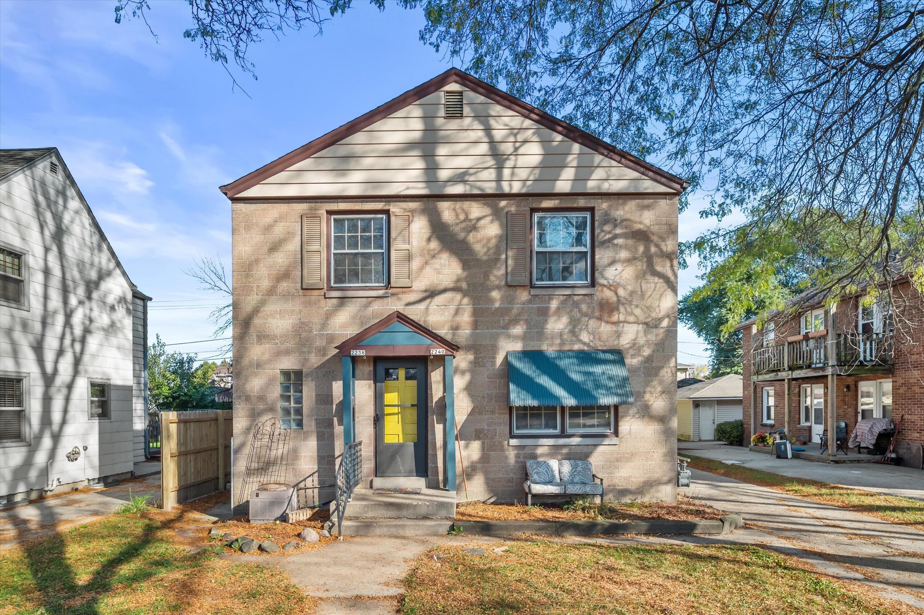 2238 S 82nd St, West Allis, Wisconsin, 53219