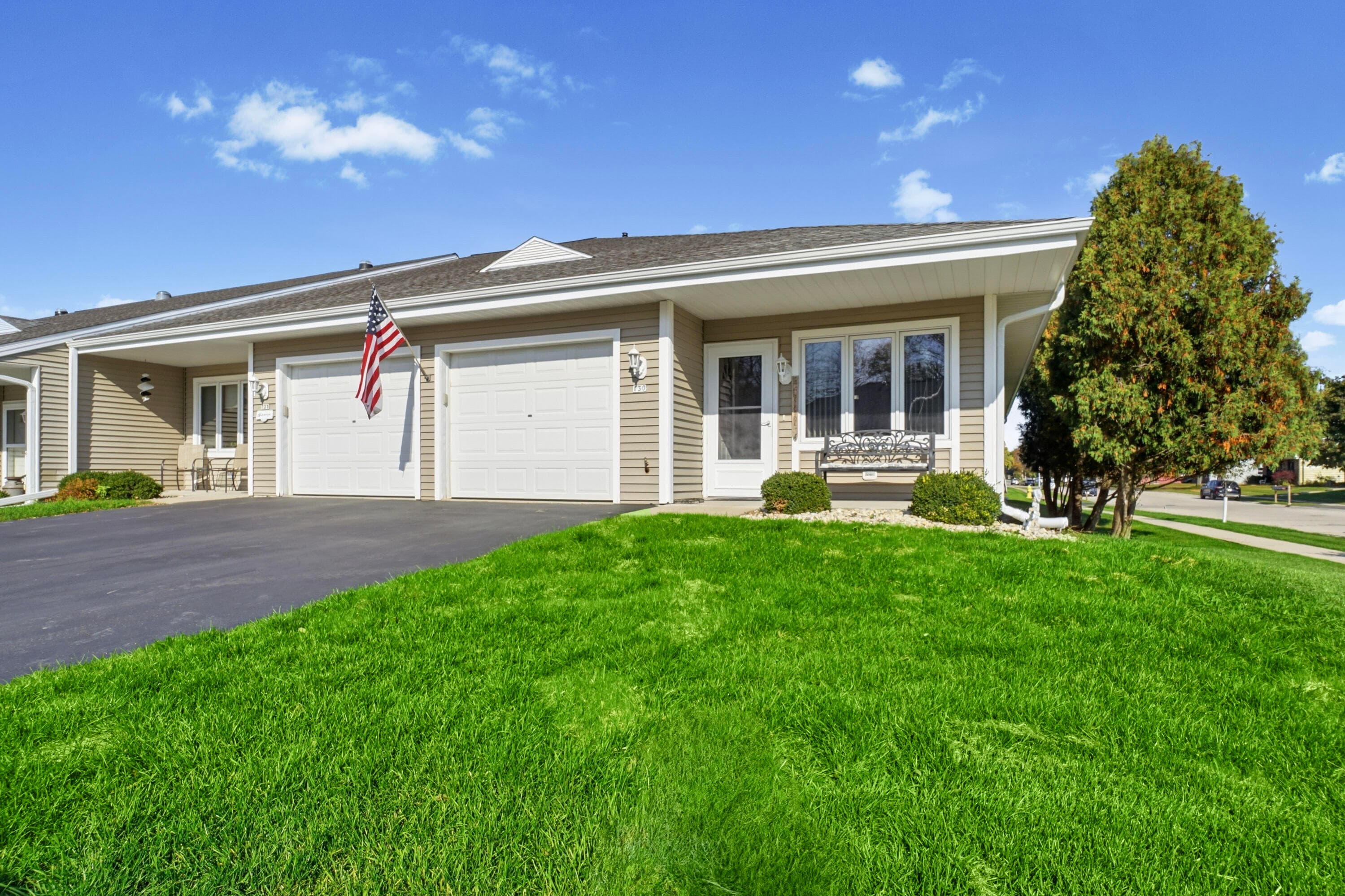 130 Oconomowoc Sq, Oconomowoc, Wisconsin, 53066