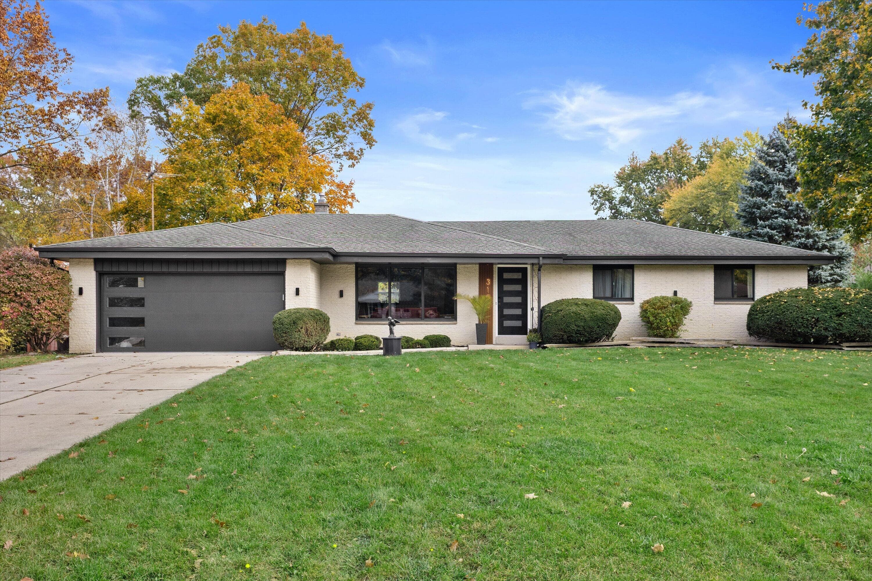 3150 S Ventura Dr, New Berlin, Wisconsin, 53151