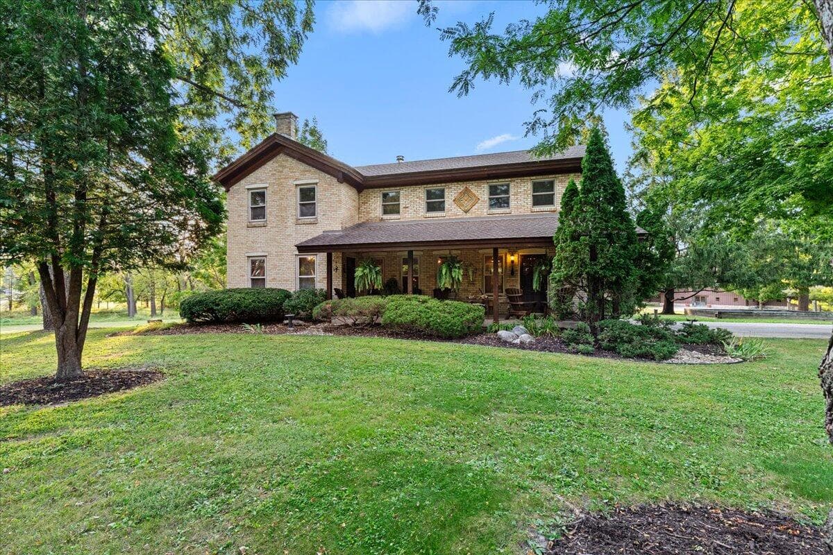 802 S Teut Rd, Burlington, Wisconsin
