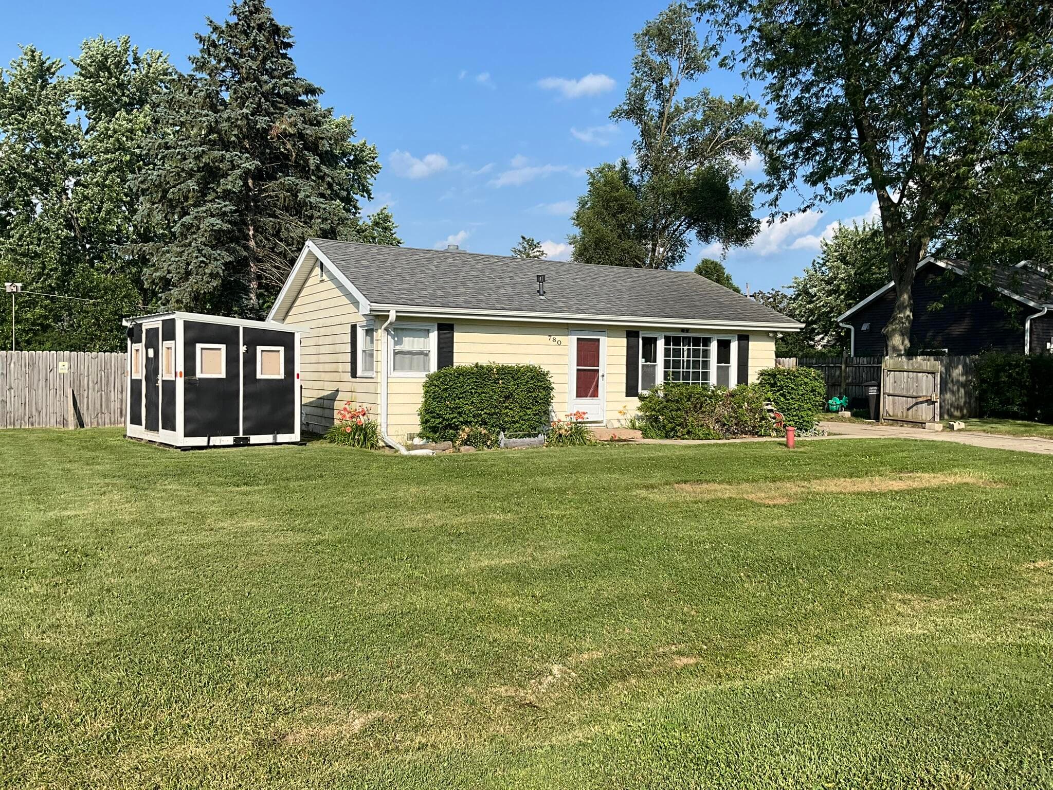 780 N Glenwood Dr, Silver Lake, Wisconsin