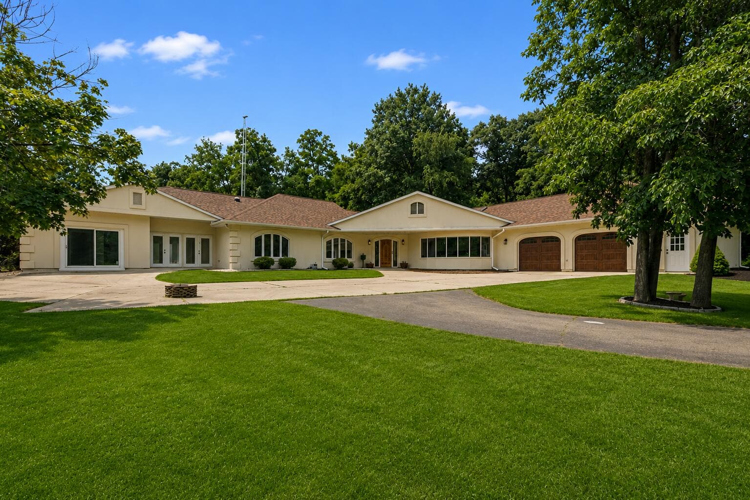 903 W Hazel Ridge Rd, Elkhorn, Wisconsin, 53121