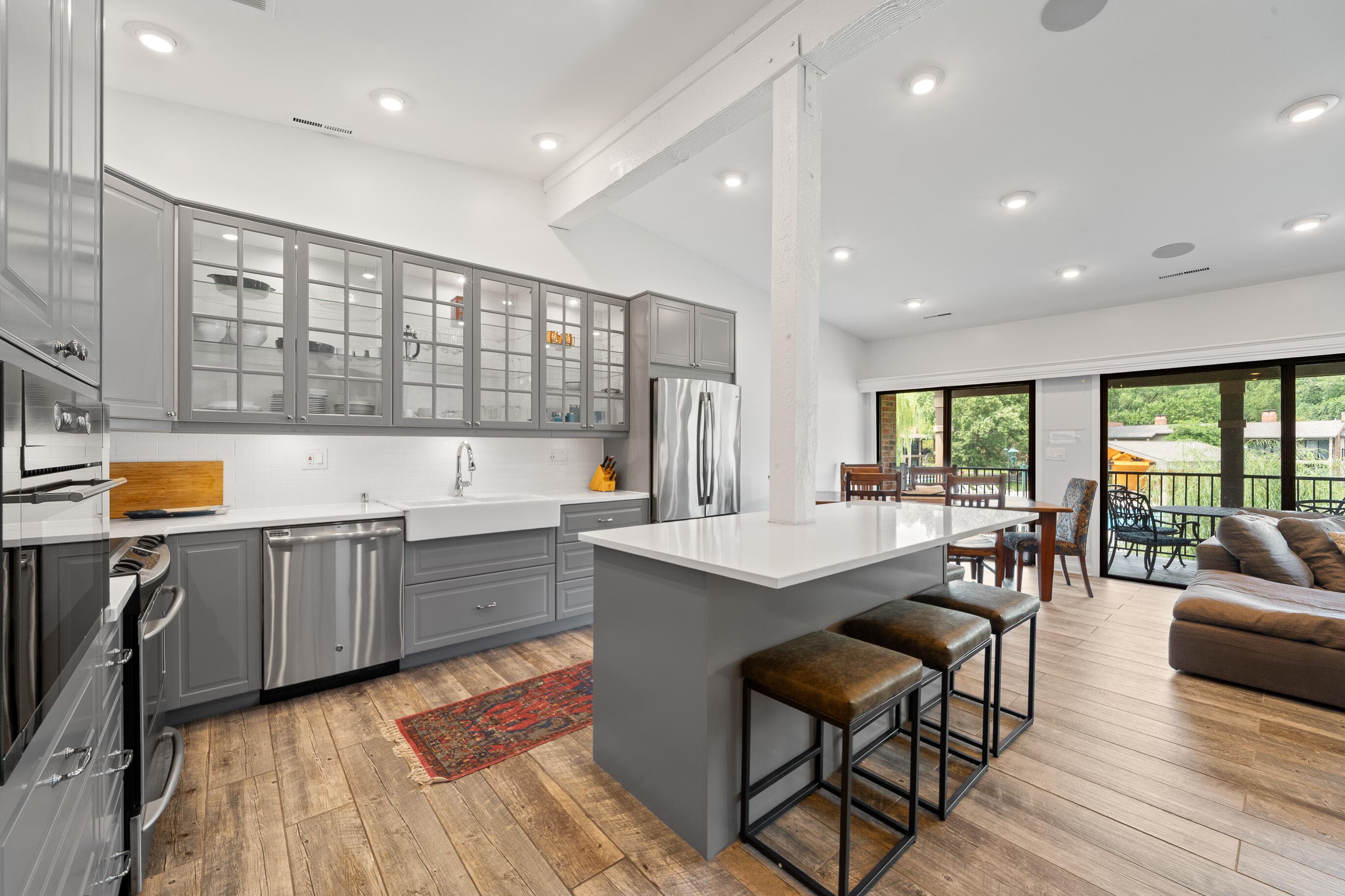 31 Abbey Villa Cir, Fontana, Wisconsin
