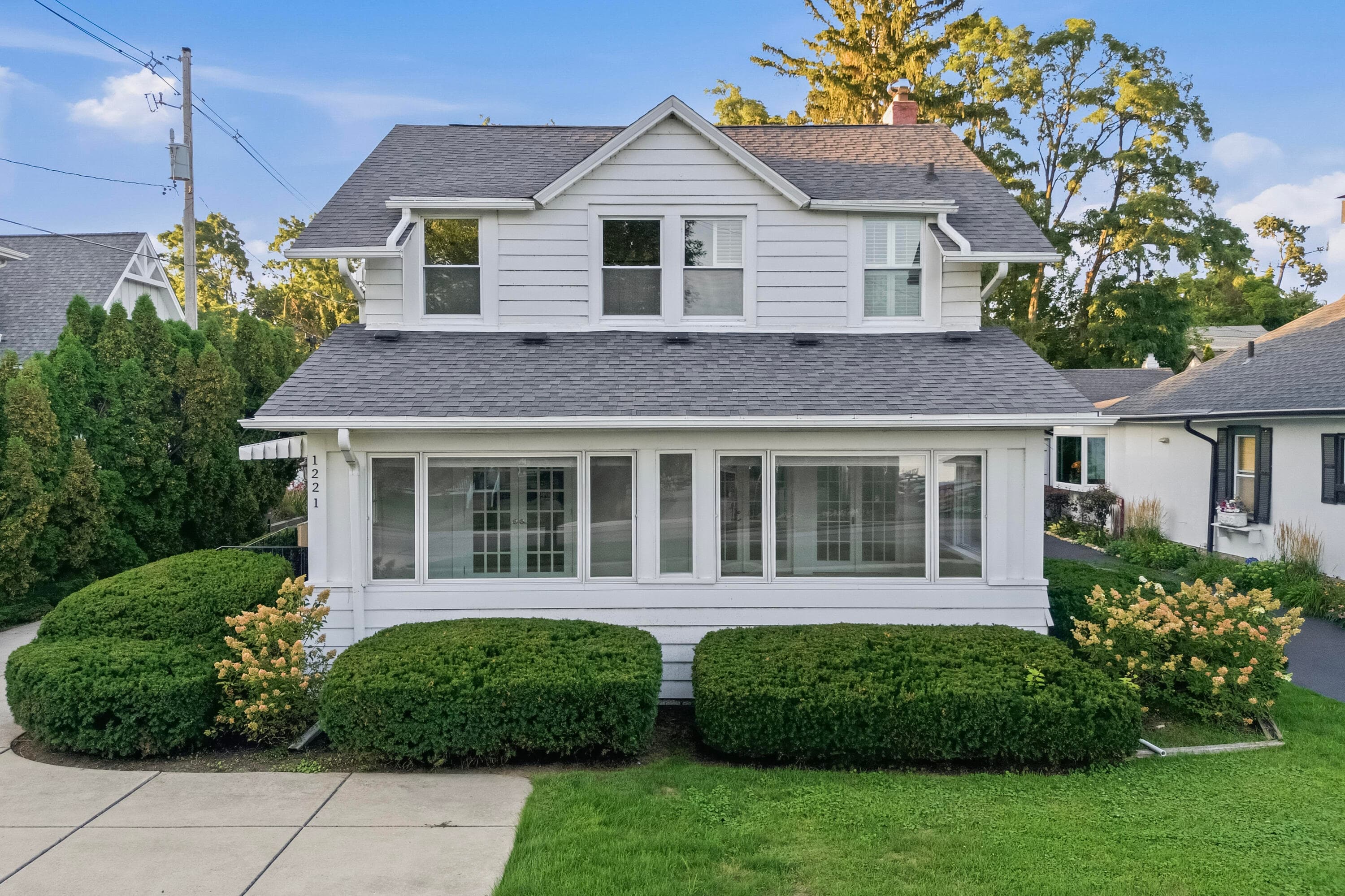 1221 W Main St, Lake Geneva, Wisconsin