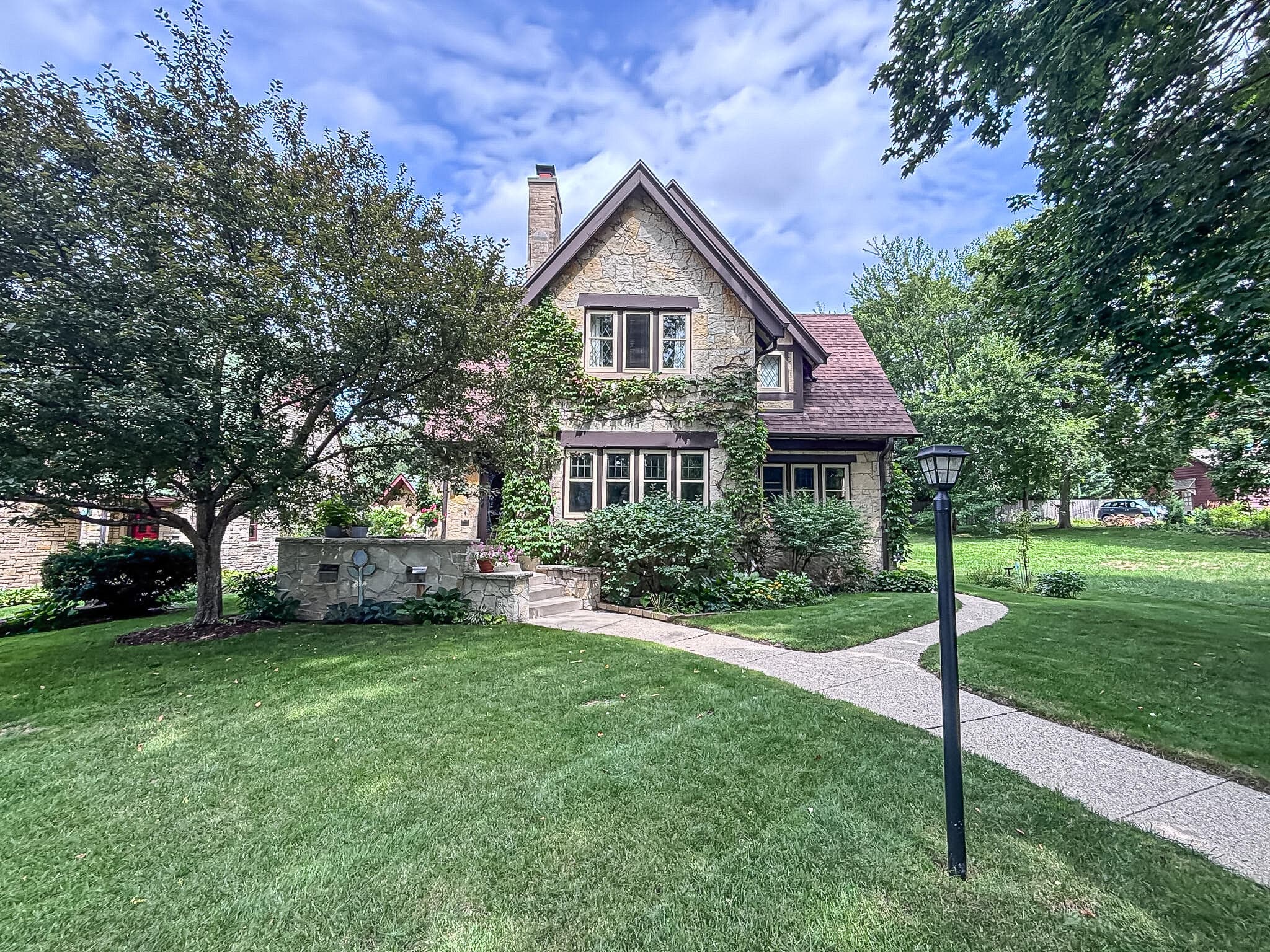 210 W College Ave, Waukesha, Wisconsin