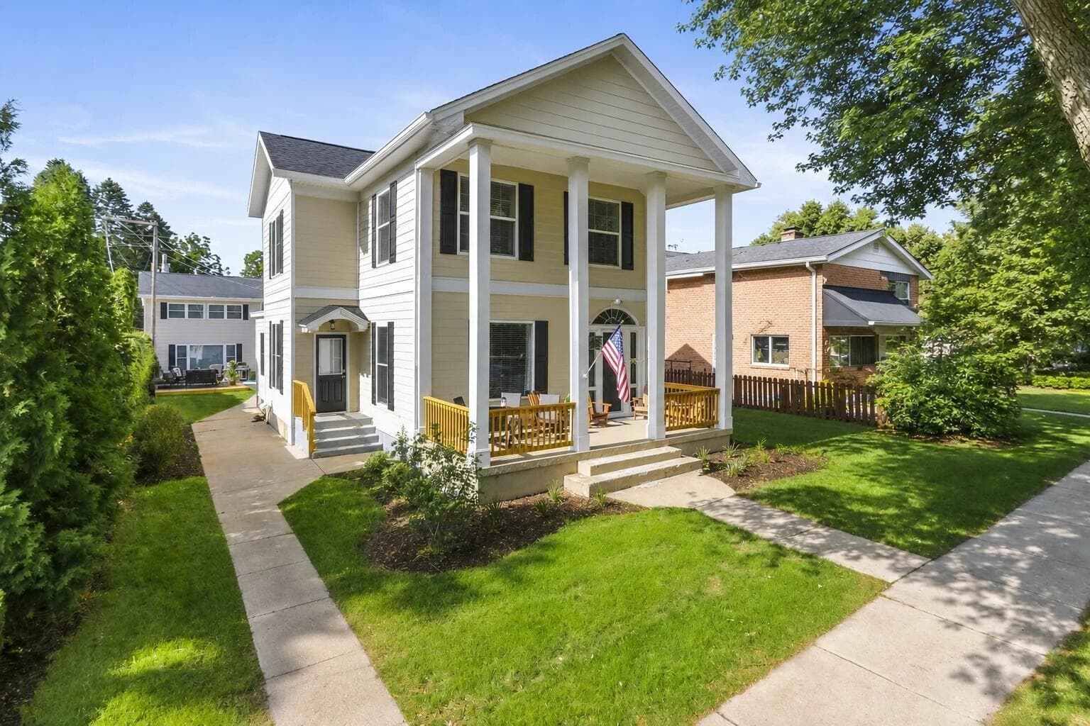 816 Wisconsin St, Lake Geneva, Wisconsin