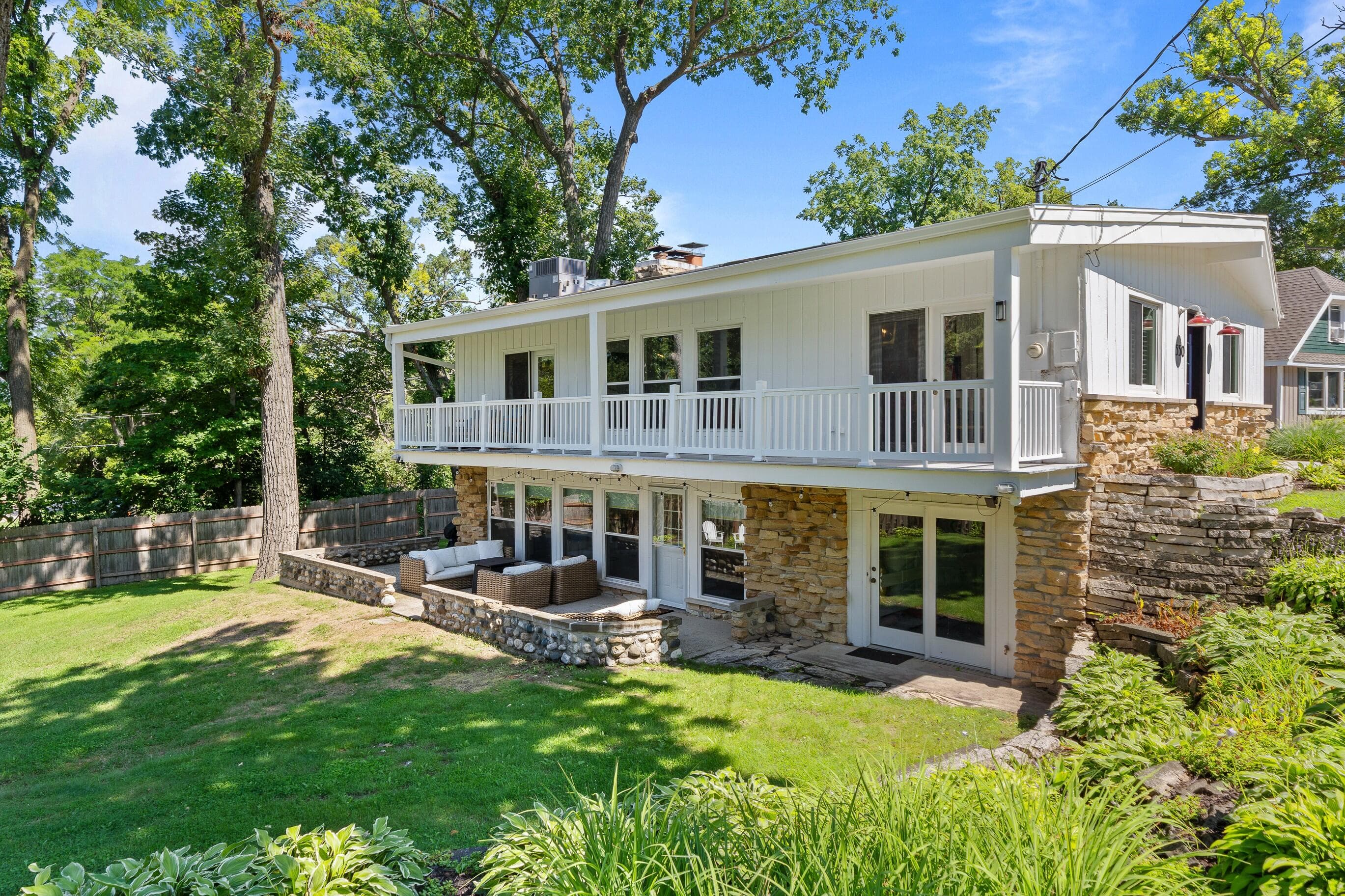 550 Glenview Rd, Williams Bay, Wisconsin