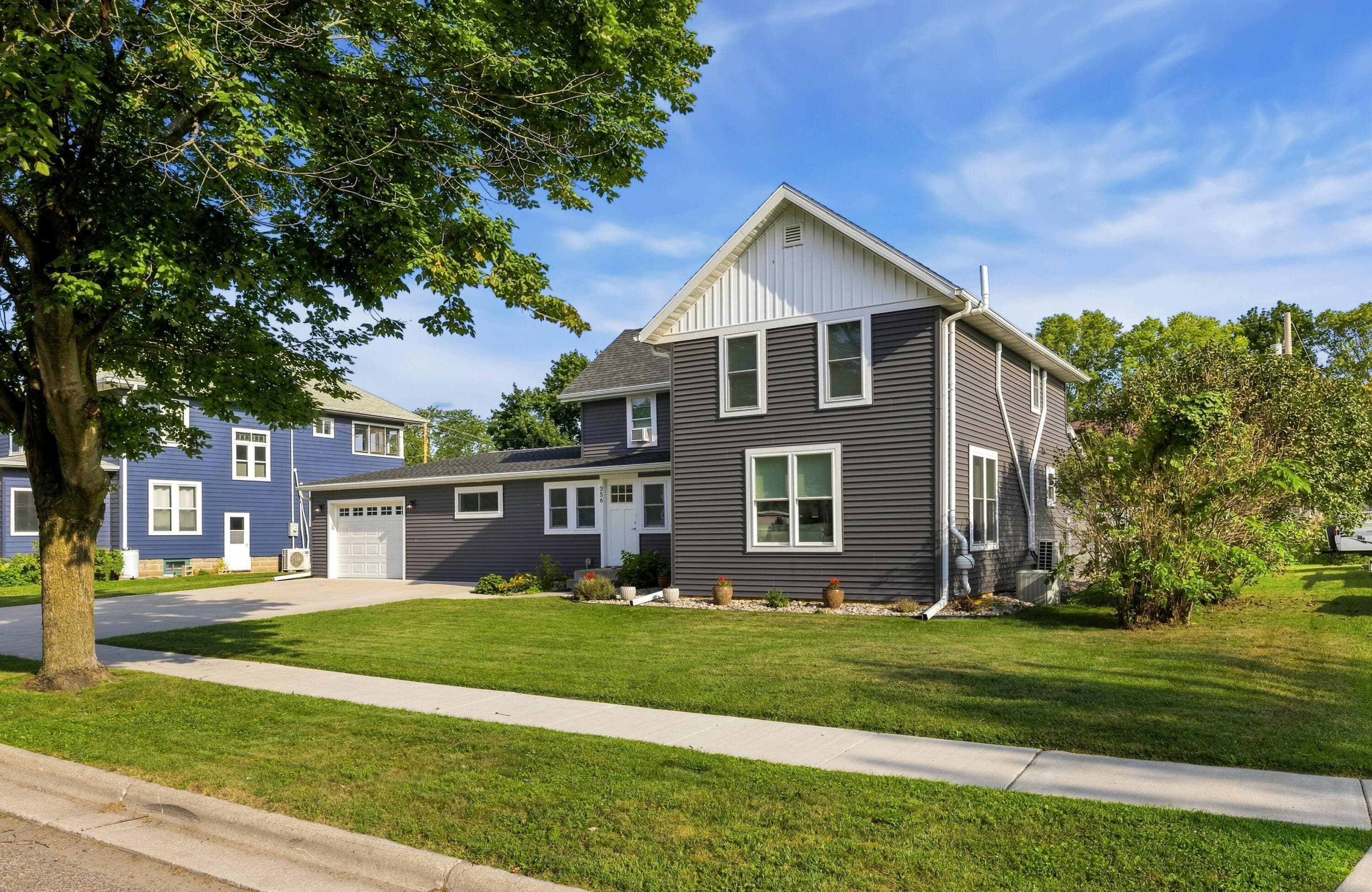 356 Hamilton St W, West Salem, Wisconsin