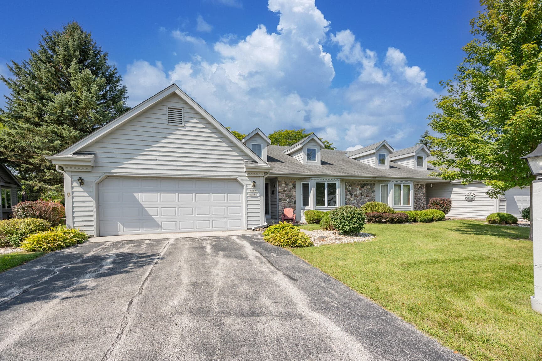 W180N9841 Riversbend Cir W, Germantown, Wisconsin