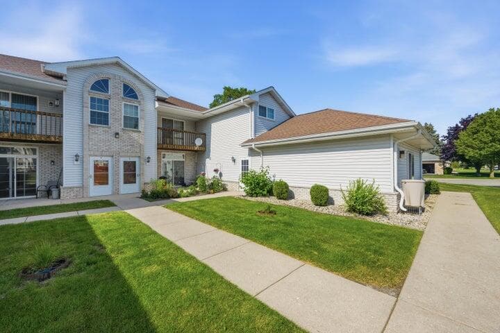 6105 S Creekside Dr, Cudahy, Wisconsin