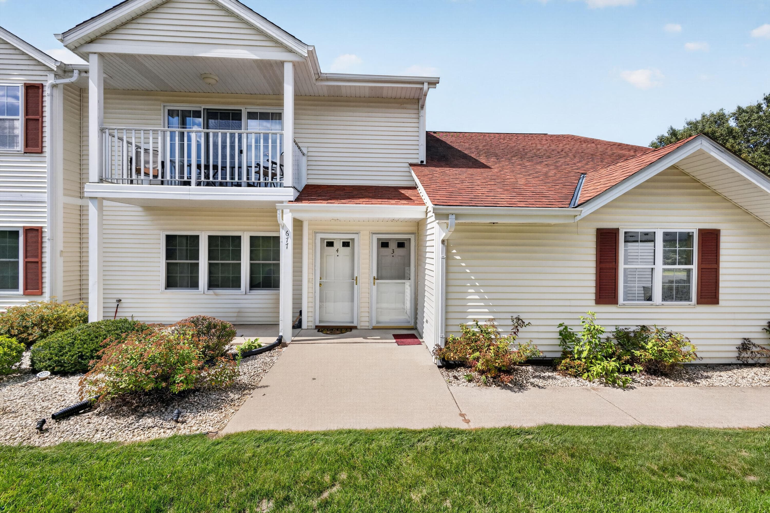 677 Wood River Ct, West Bend, Wisconsin