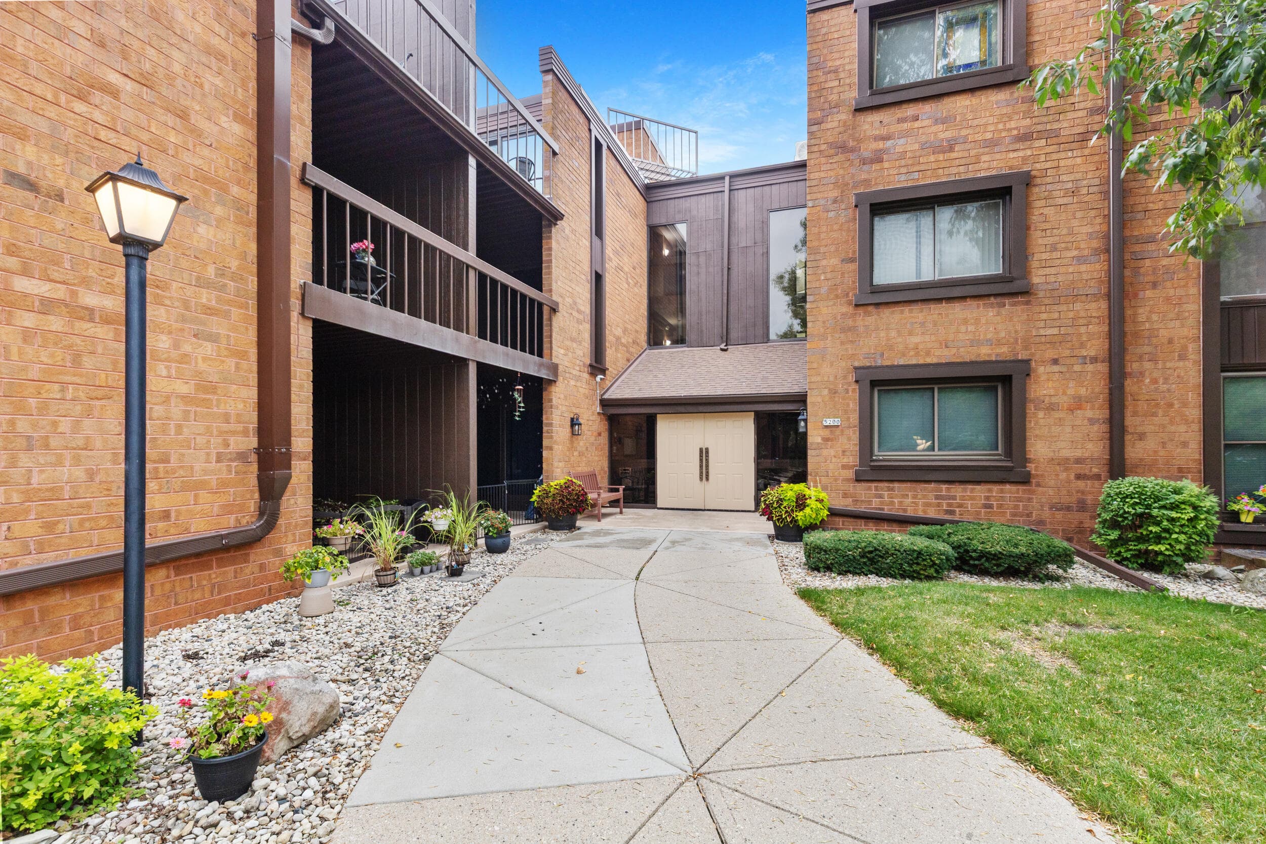 5200 S Tuckaway Blvd, Greenfield, Wisconsin