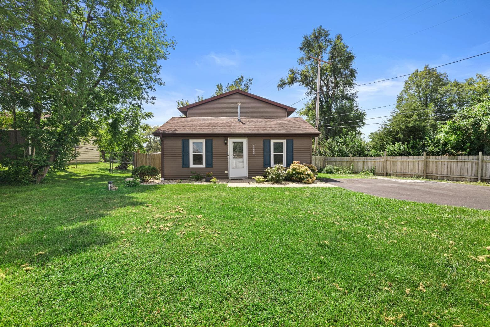 26733 105th St, Salem Lakes, Wisconsin