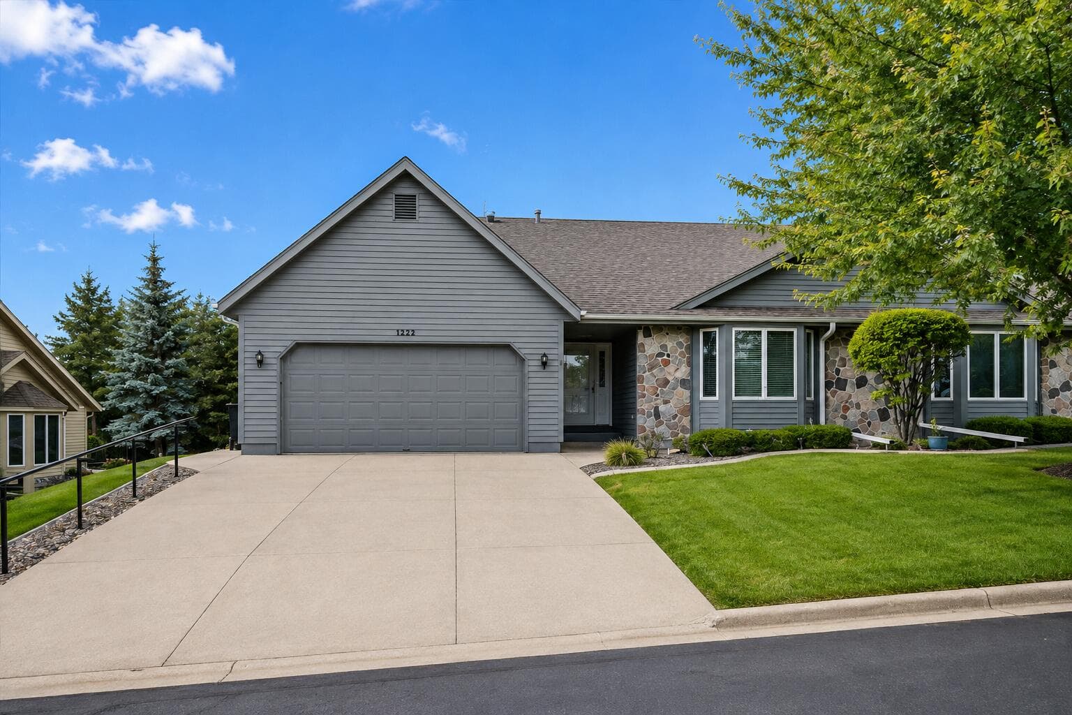 1222 Hidden Fields Dr, West Bend, Wisconsin