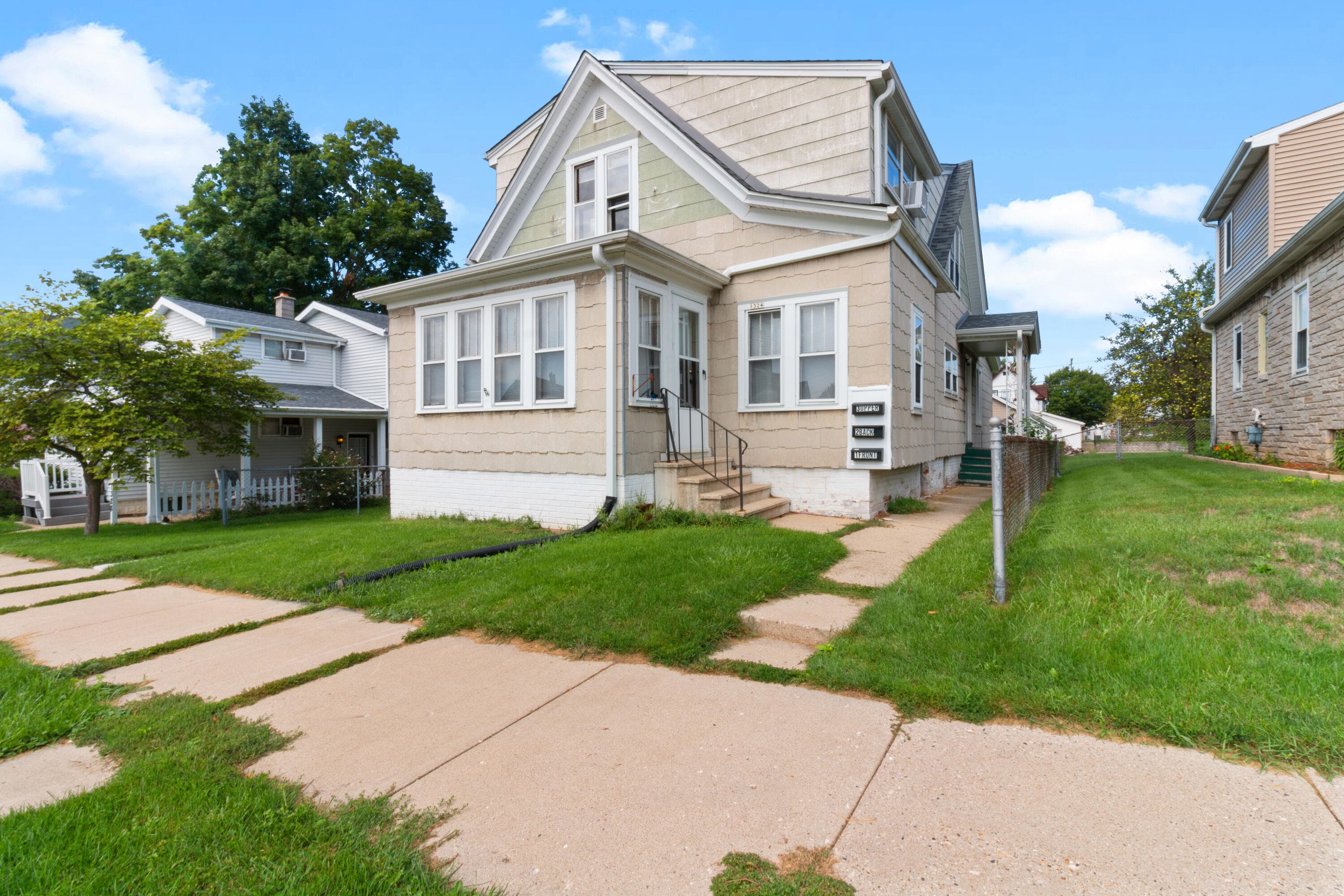 1324 Marquette Ave, South Milwaukee, Wisconsin