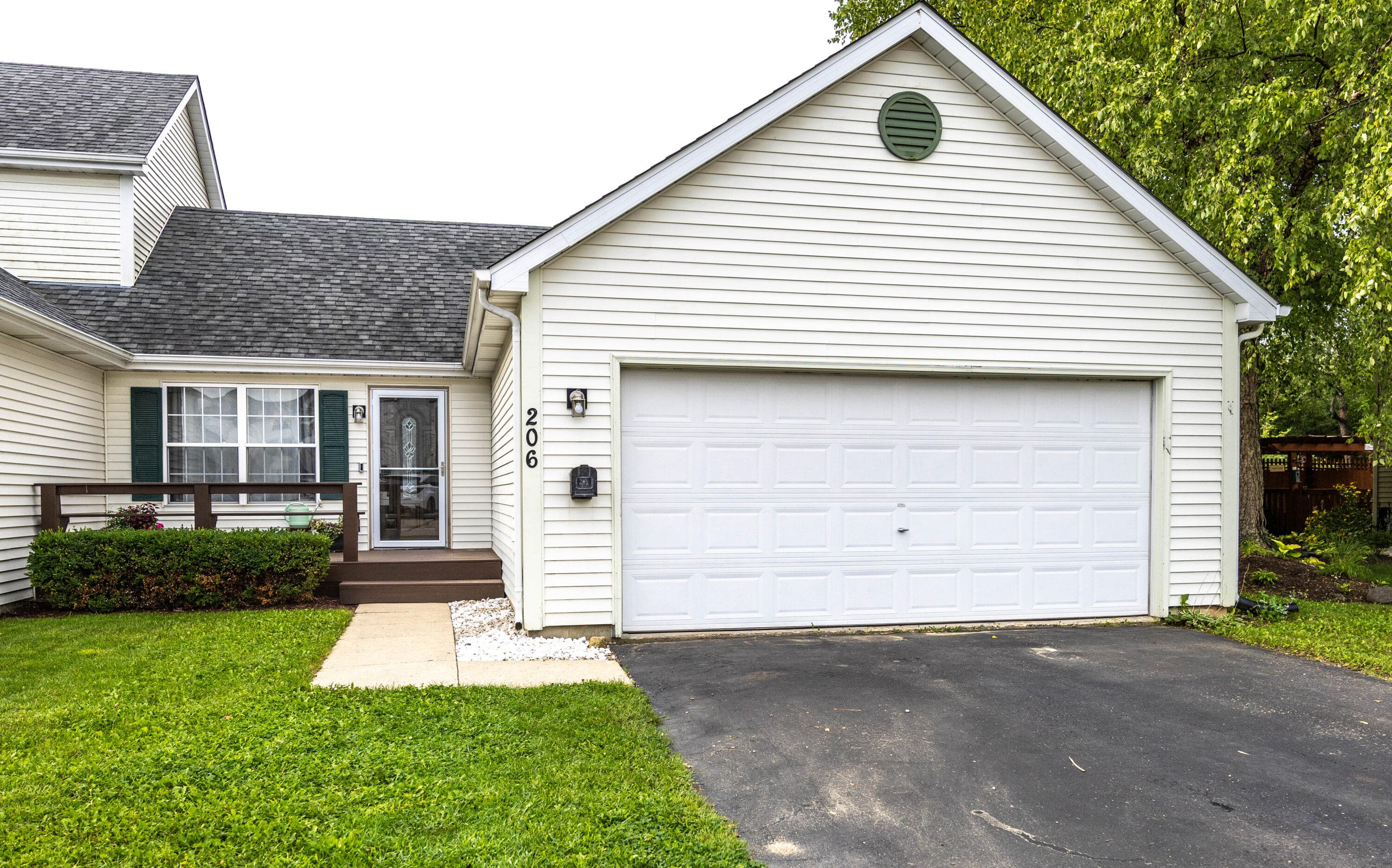 206 Sterling Ct, Genoa City, Wisconsin, 53128