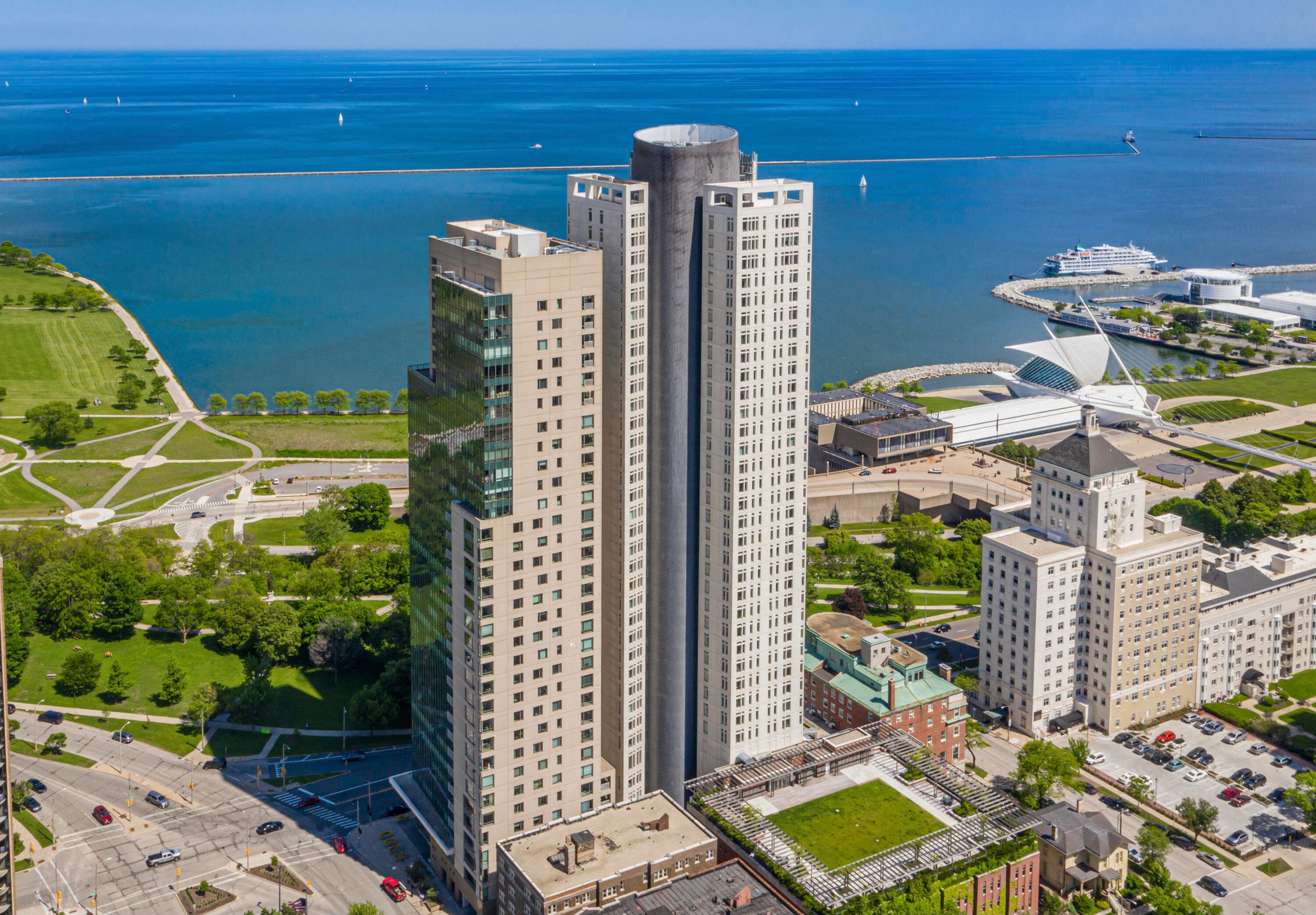 923 E Kilbourn Ave, Milwaukee, Wisconsin, 53202