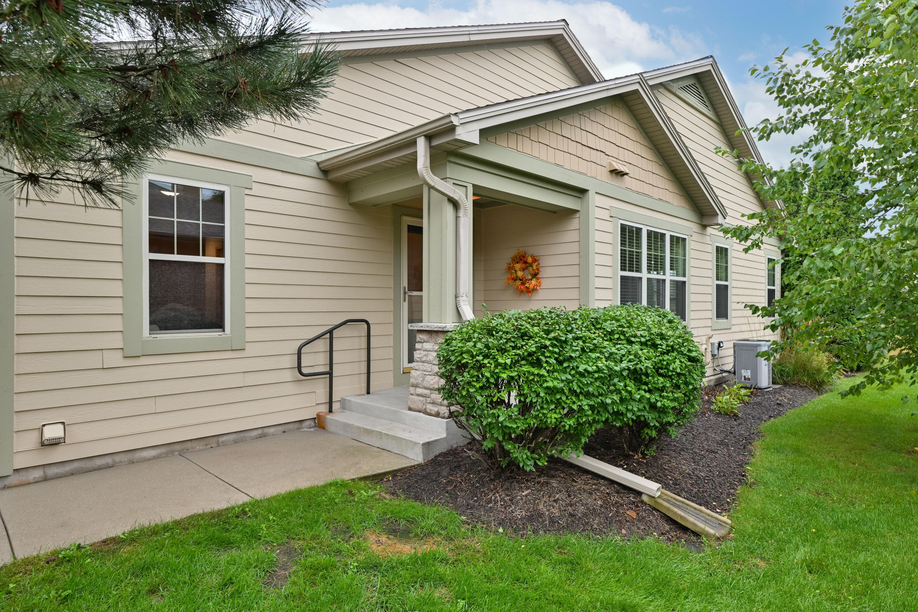 S70W15265 Honeysuckle Cir, Muskego, Wisconsin, 53150
