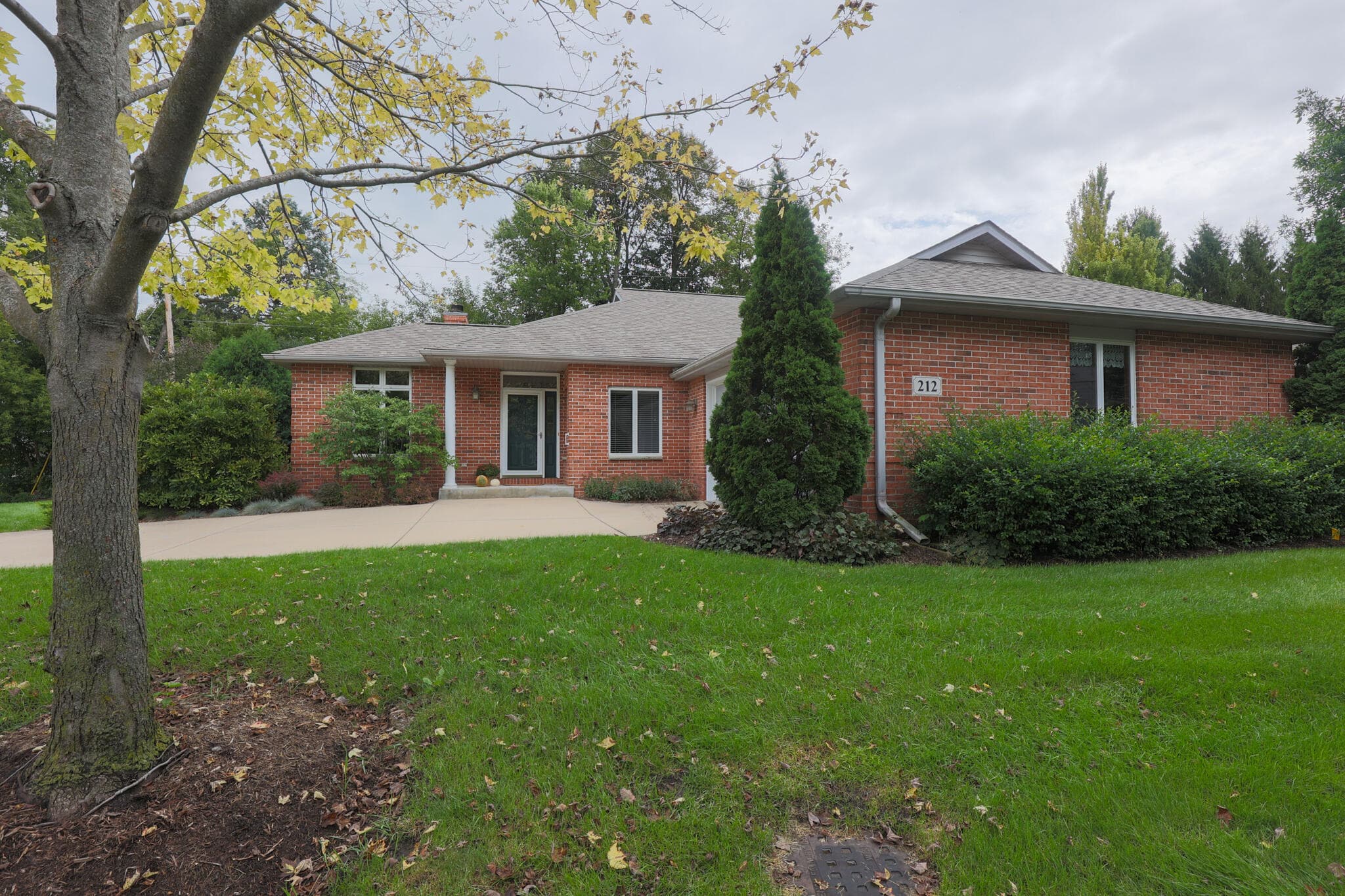 212 Thorngate Ct, Burlington, Wisconsin, 53105