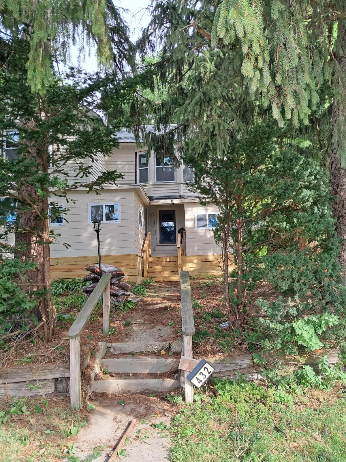 432 W Capitol Dr, Hartland, Wisconsin, 53209