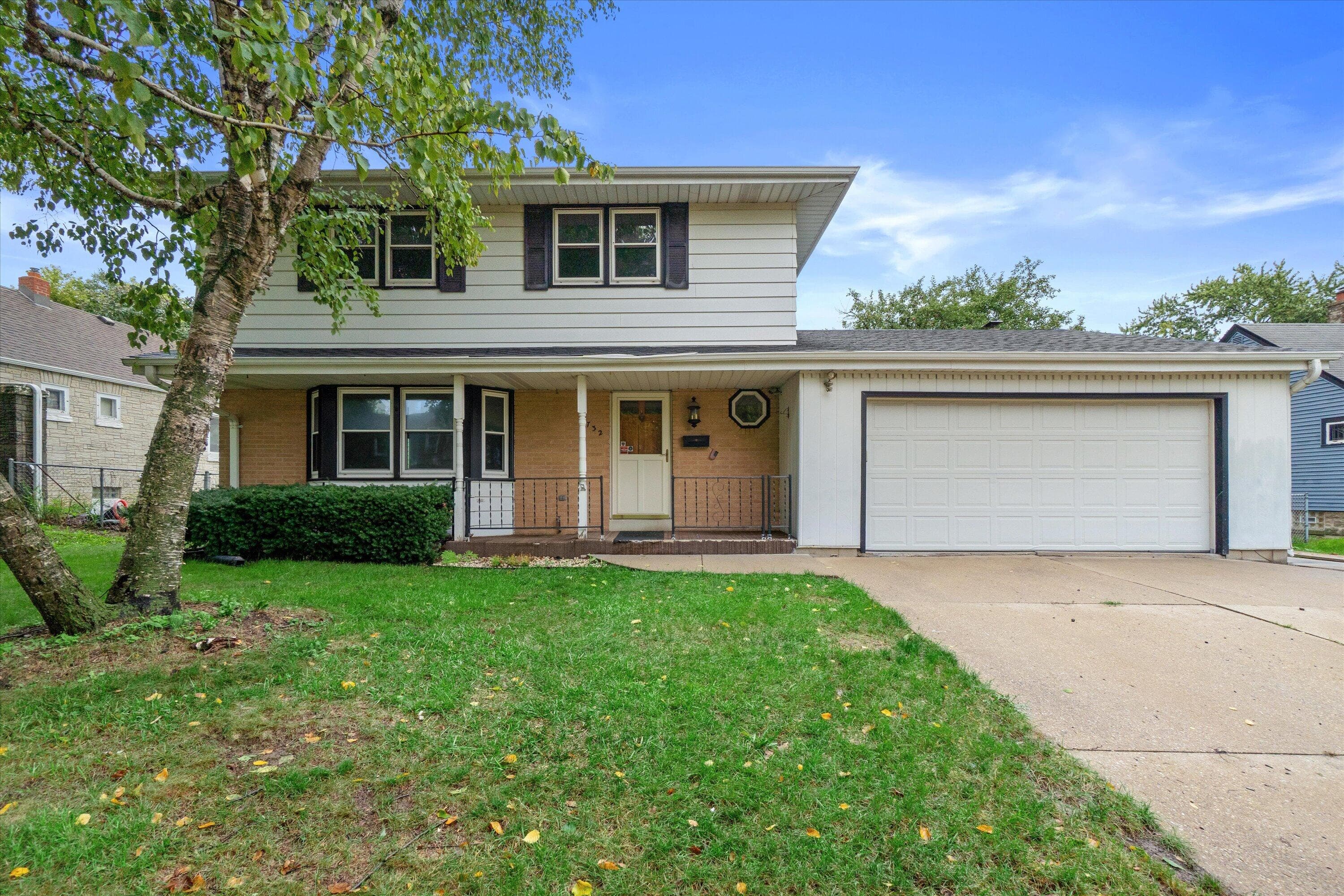732 S 96th St, West Allis, Wisconsin, 53214