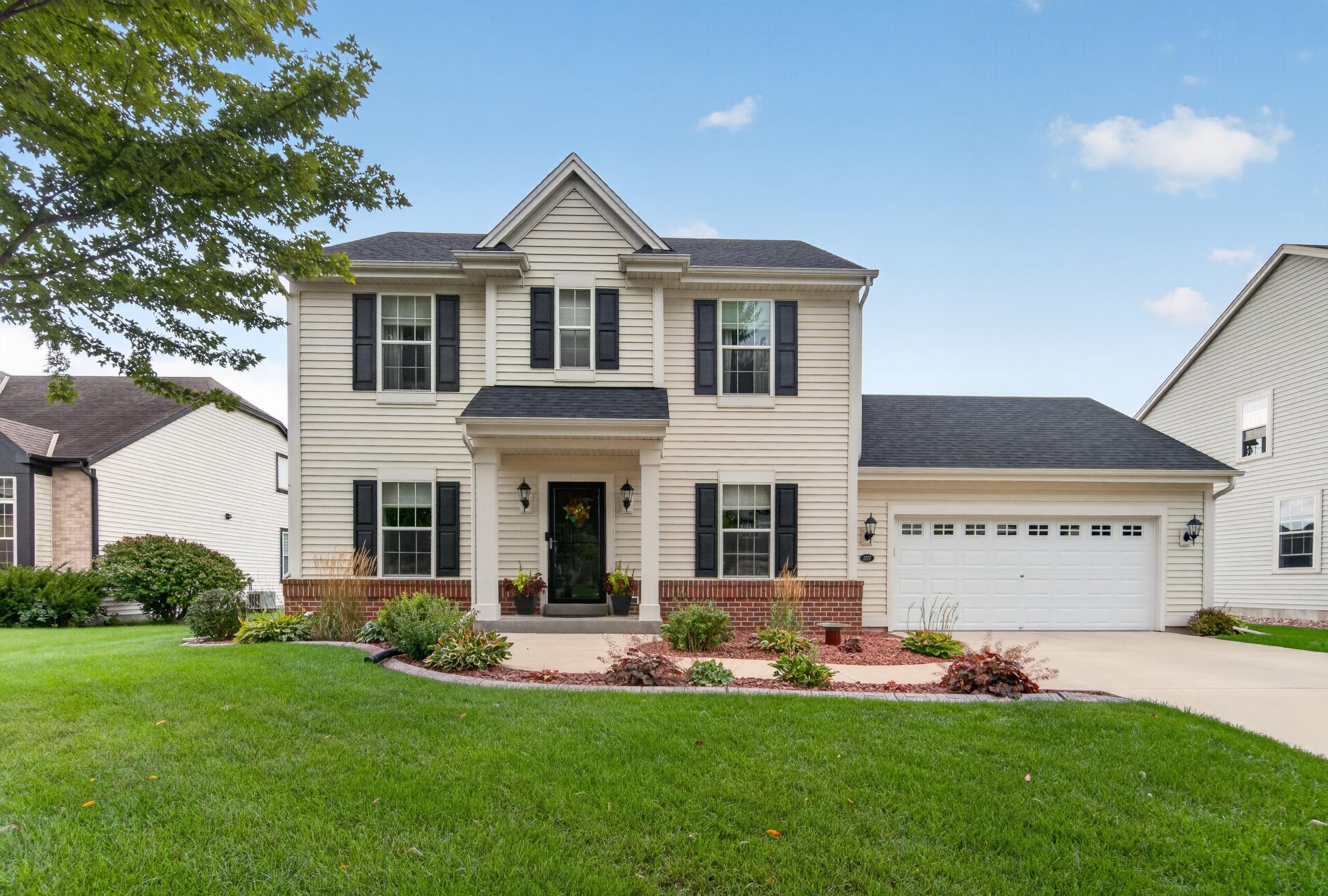 1727 Cloverview St, West Bend, Wisconsin, 53095
