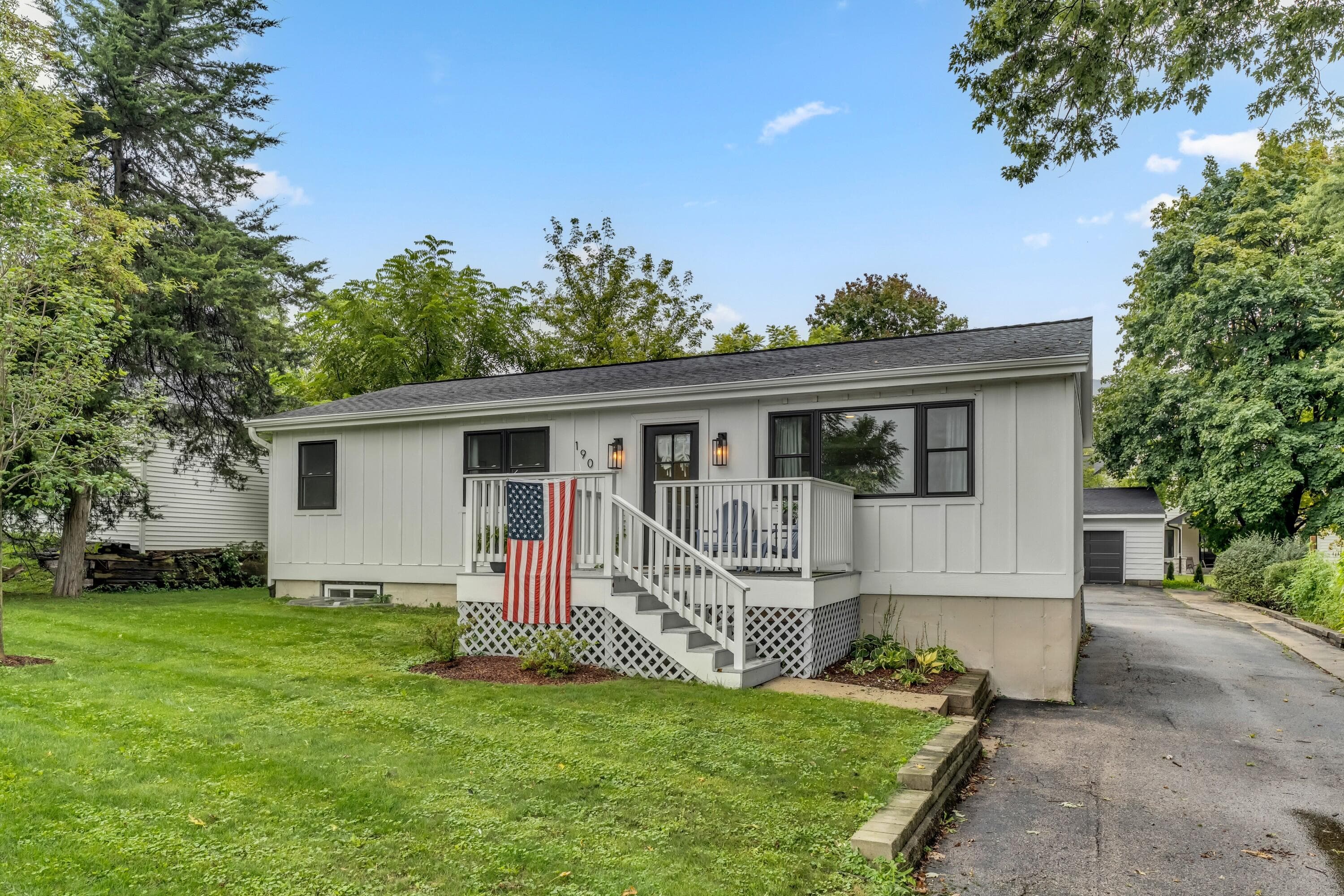 190 Dewey Ave, Fontana, Wisconsin, 53125