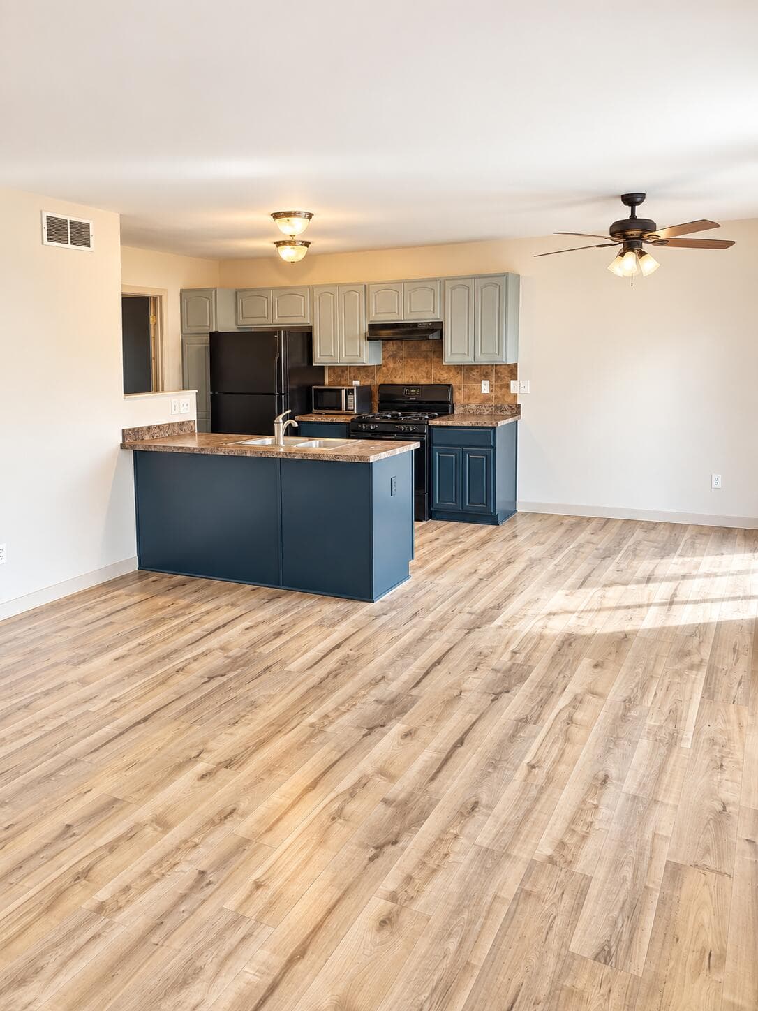 1400 Hunters Ridge Dr, Genoa City, 53128