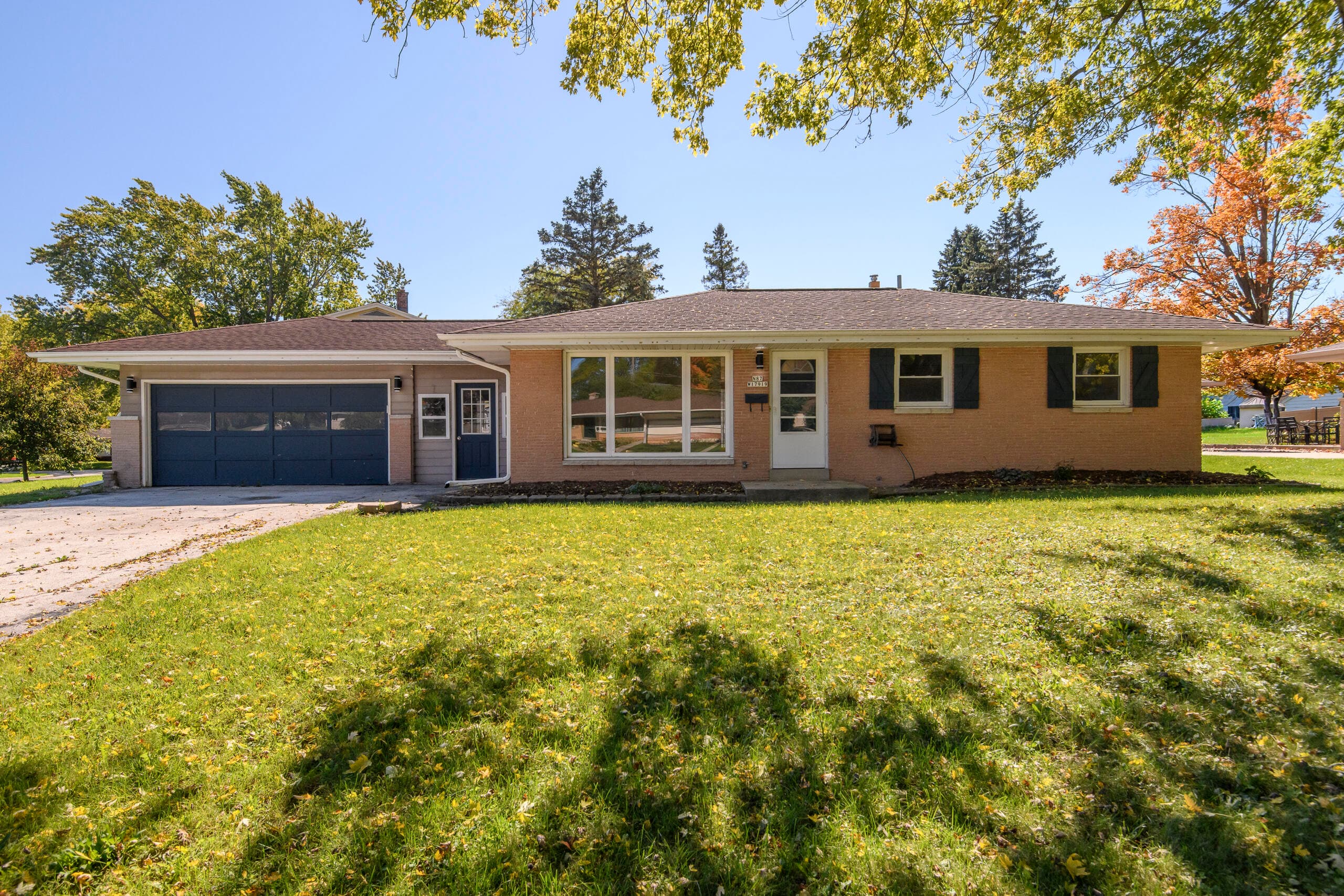 N87W17919 Queensway Ct, Menomonee Falls, Wisconsin, 53051