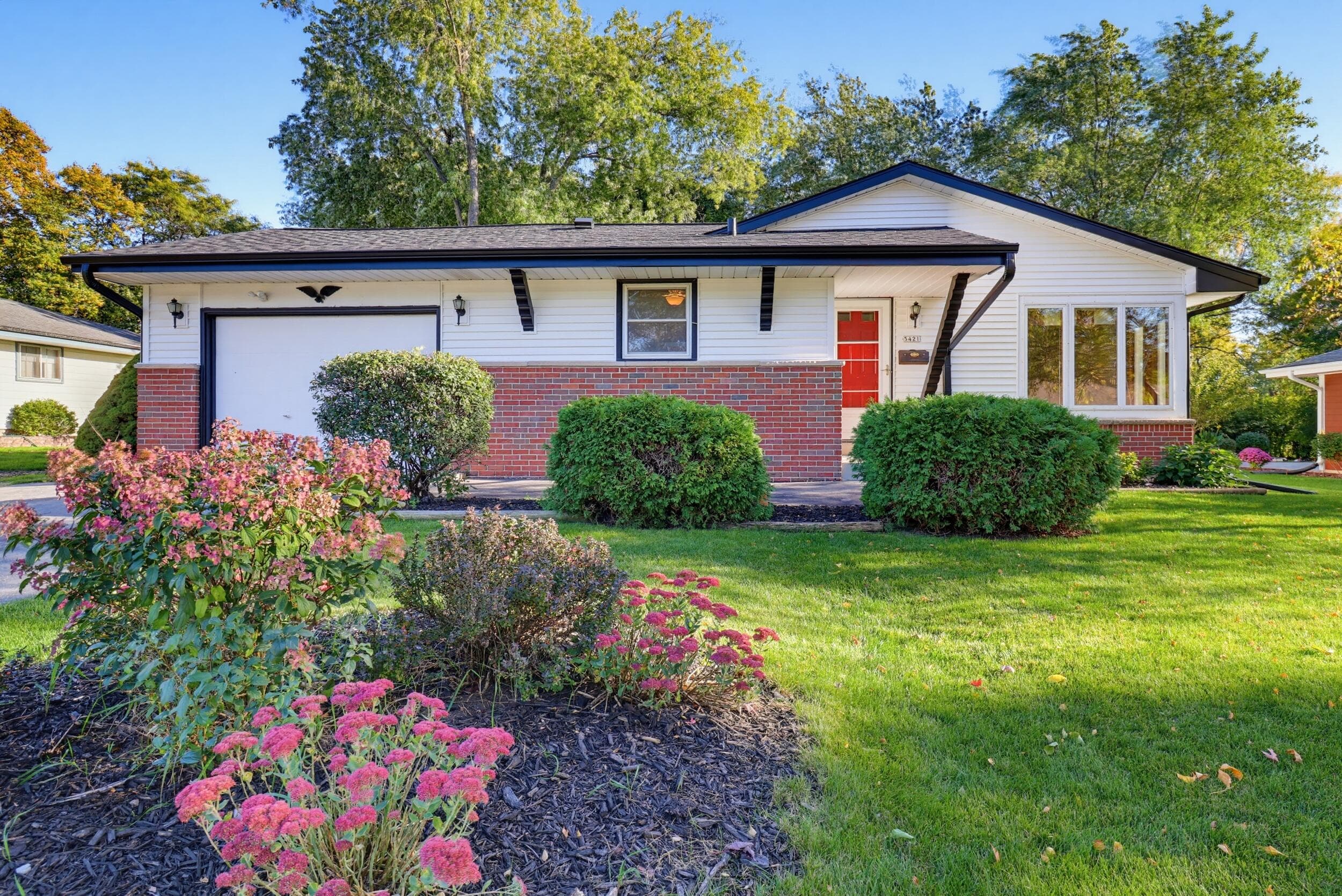 5421 Laura Ln, Greendale, Wisconsin, 53129