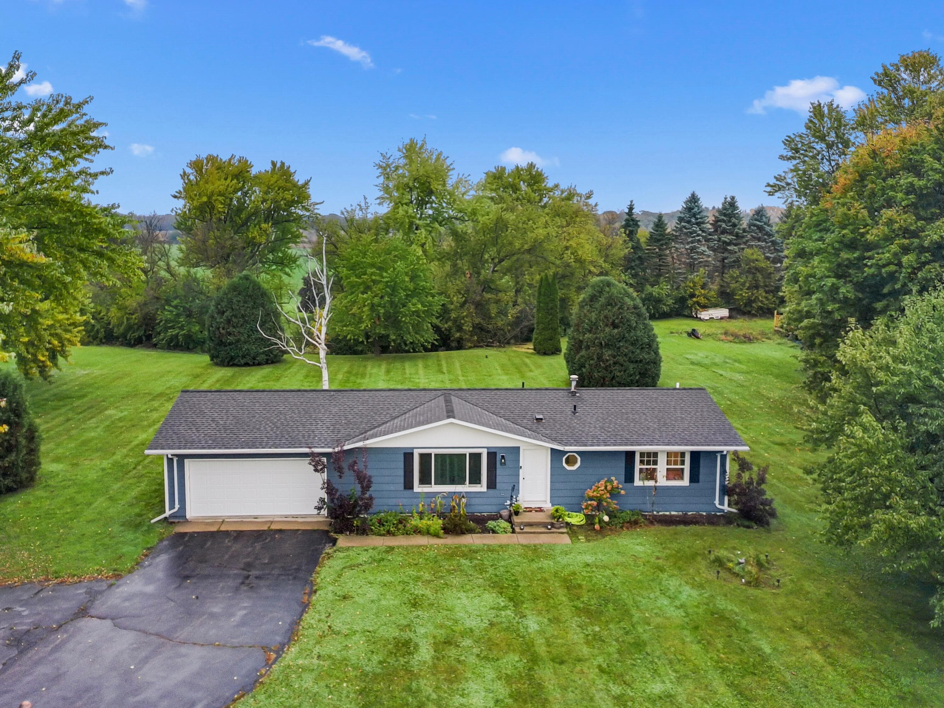 W122 County Road U, Bloomfield, Wisconsin, 53128