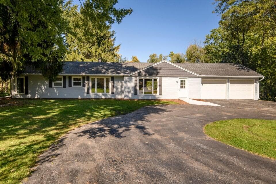 1428 W Fiesta Ln, Mequon, Wisconsin, 53092