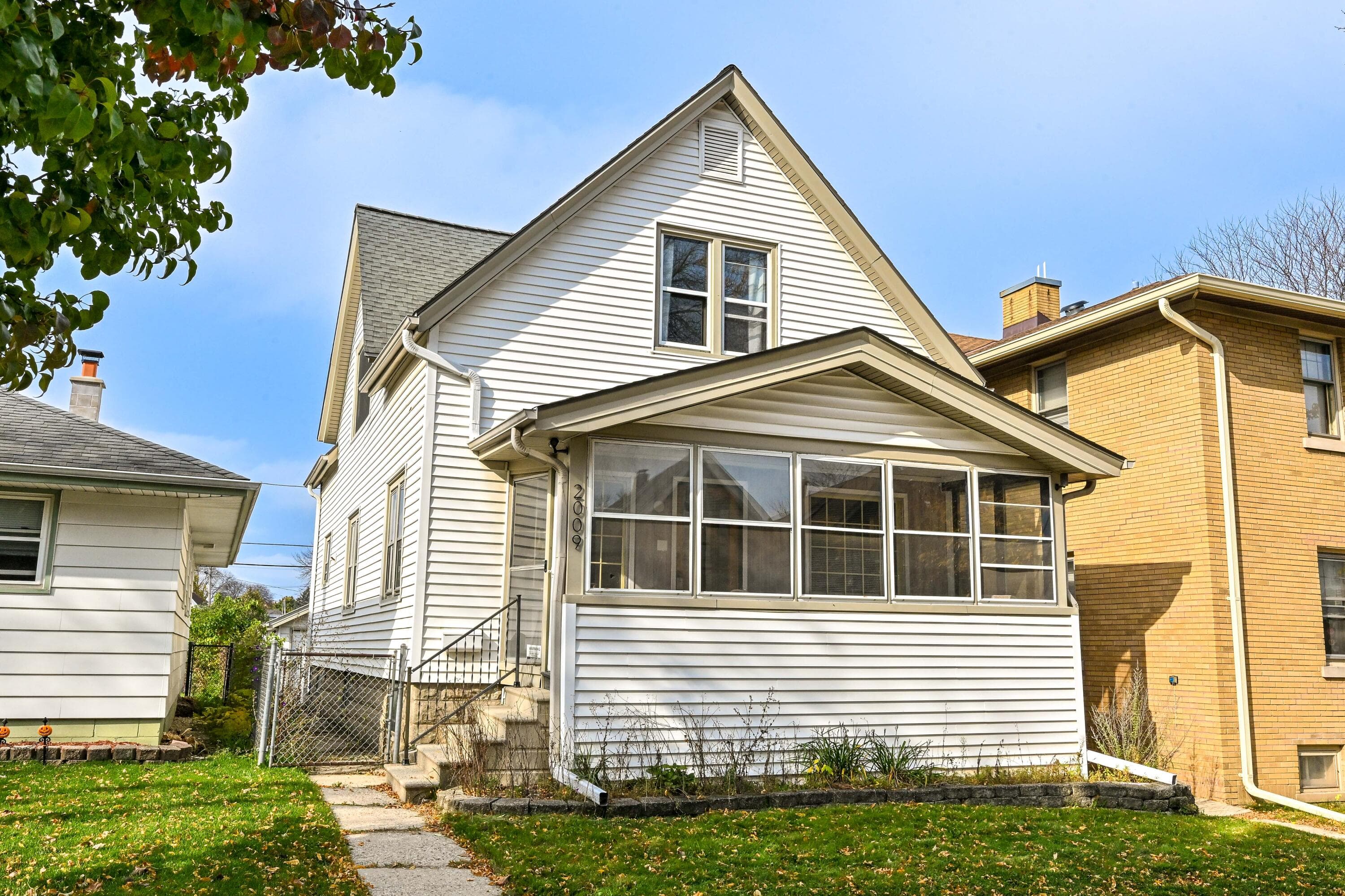 2009 S 77th St, West Allis, Wisconsin, 53219