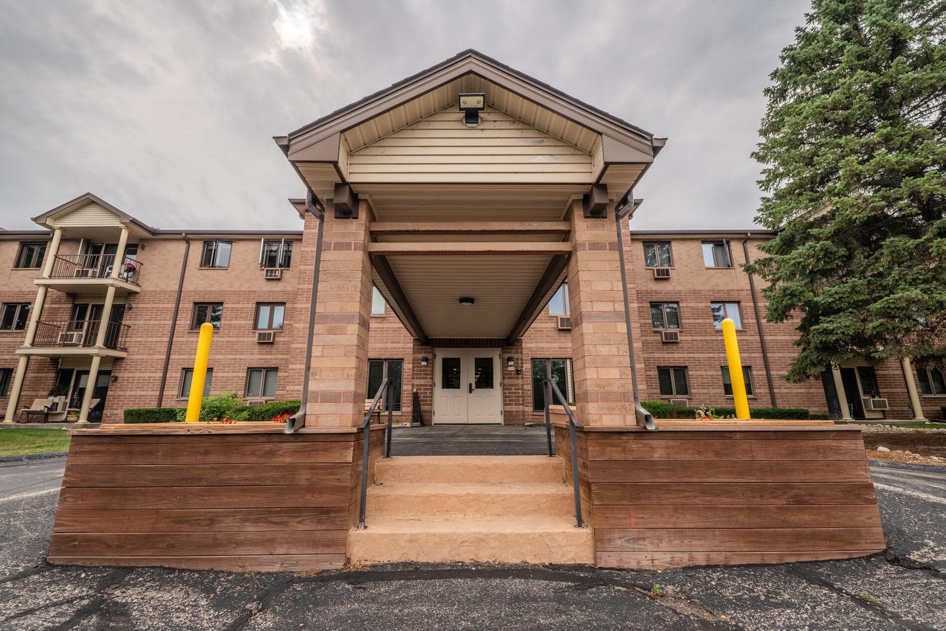 530 N Silverbrook Dr, West Bend, Wisconsin, 53090