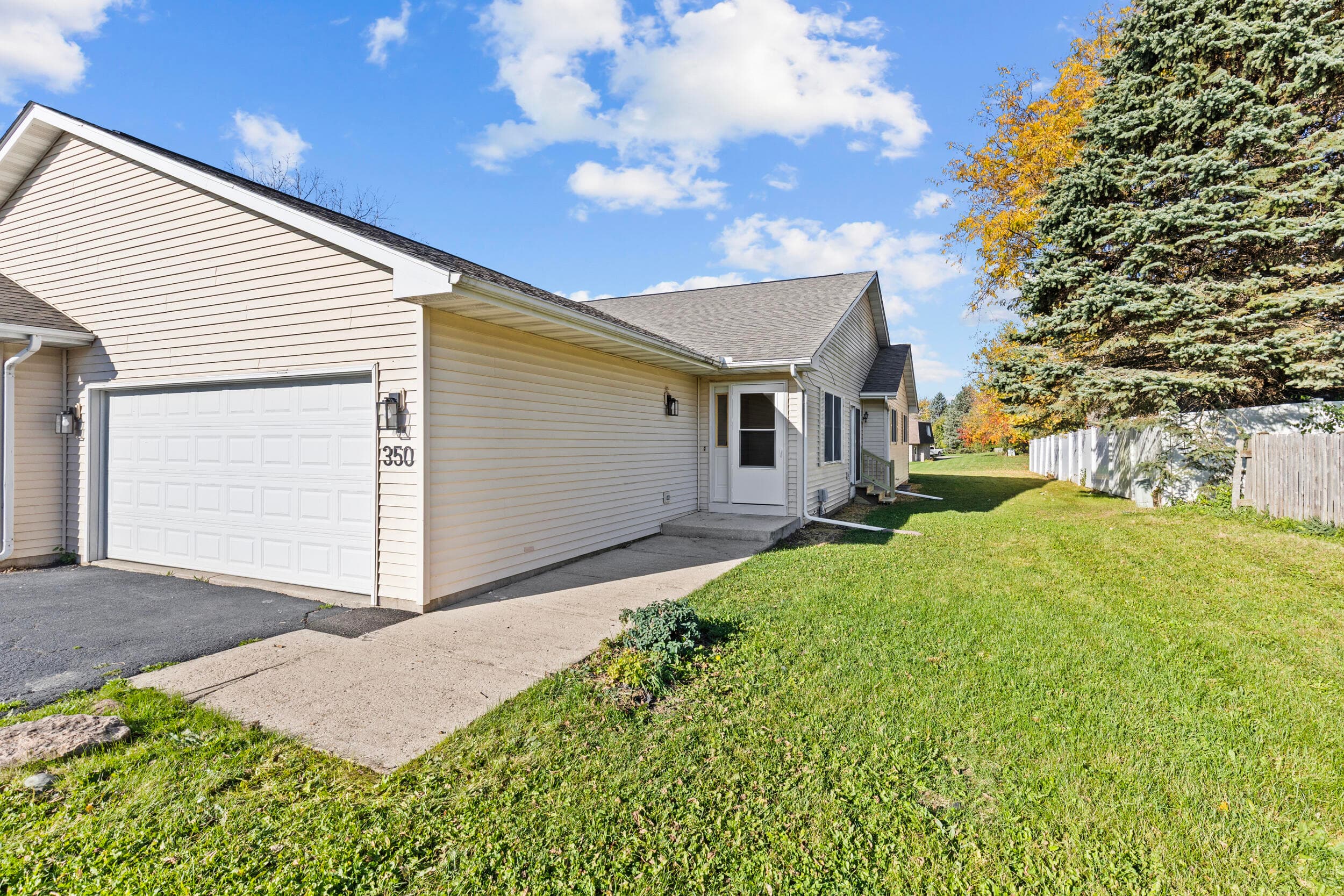 350 Park View Dr, Darien, Wisconsin, 53114