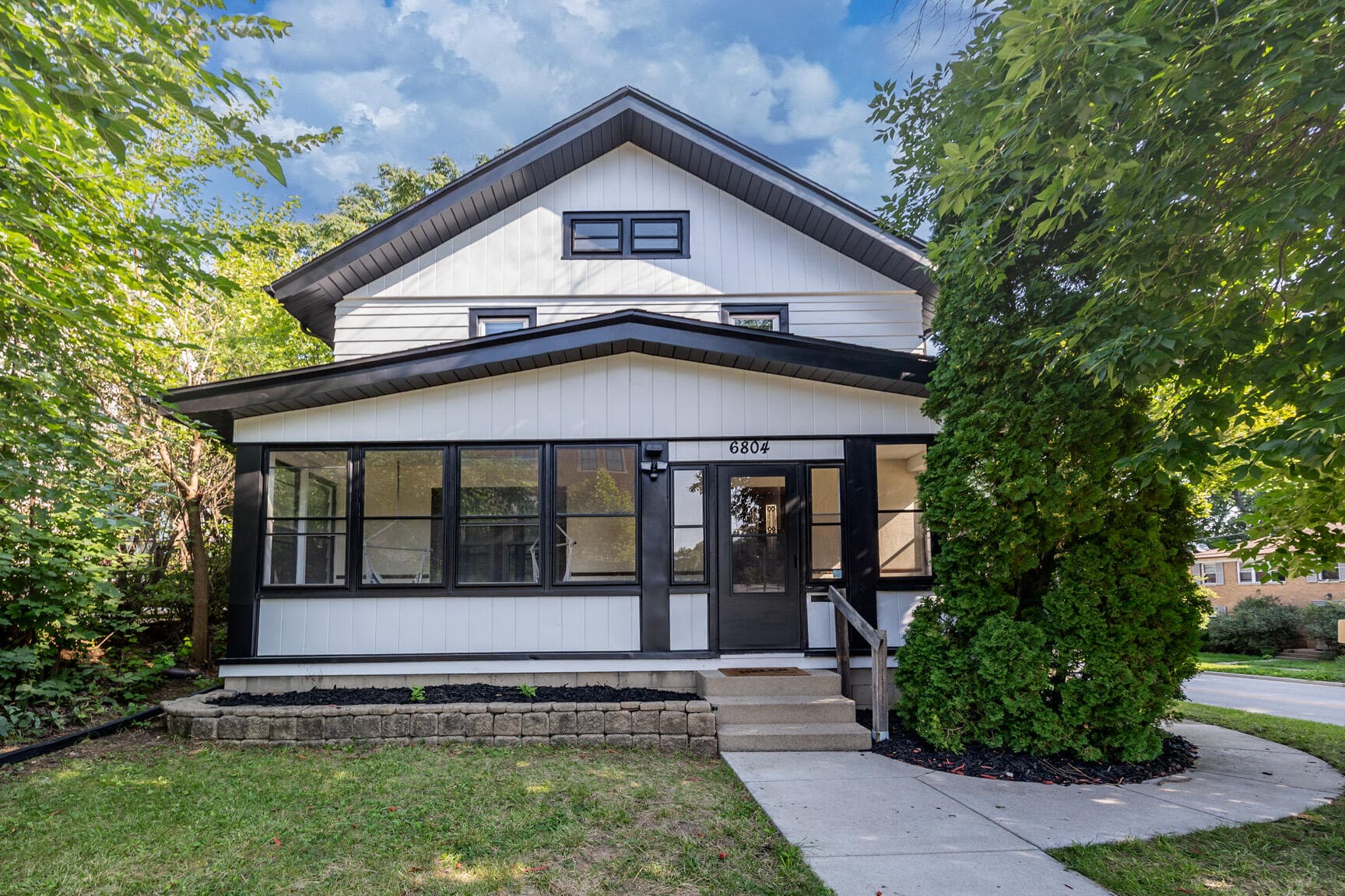 6804 Maple Ter, Wauwatosa, 53213