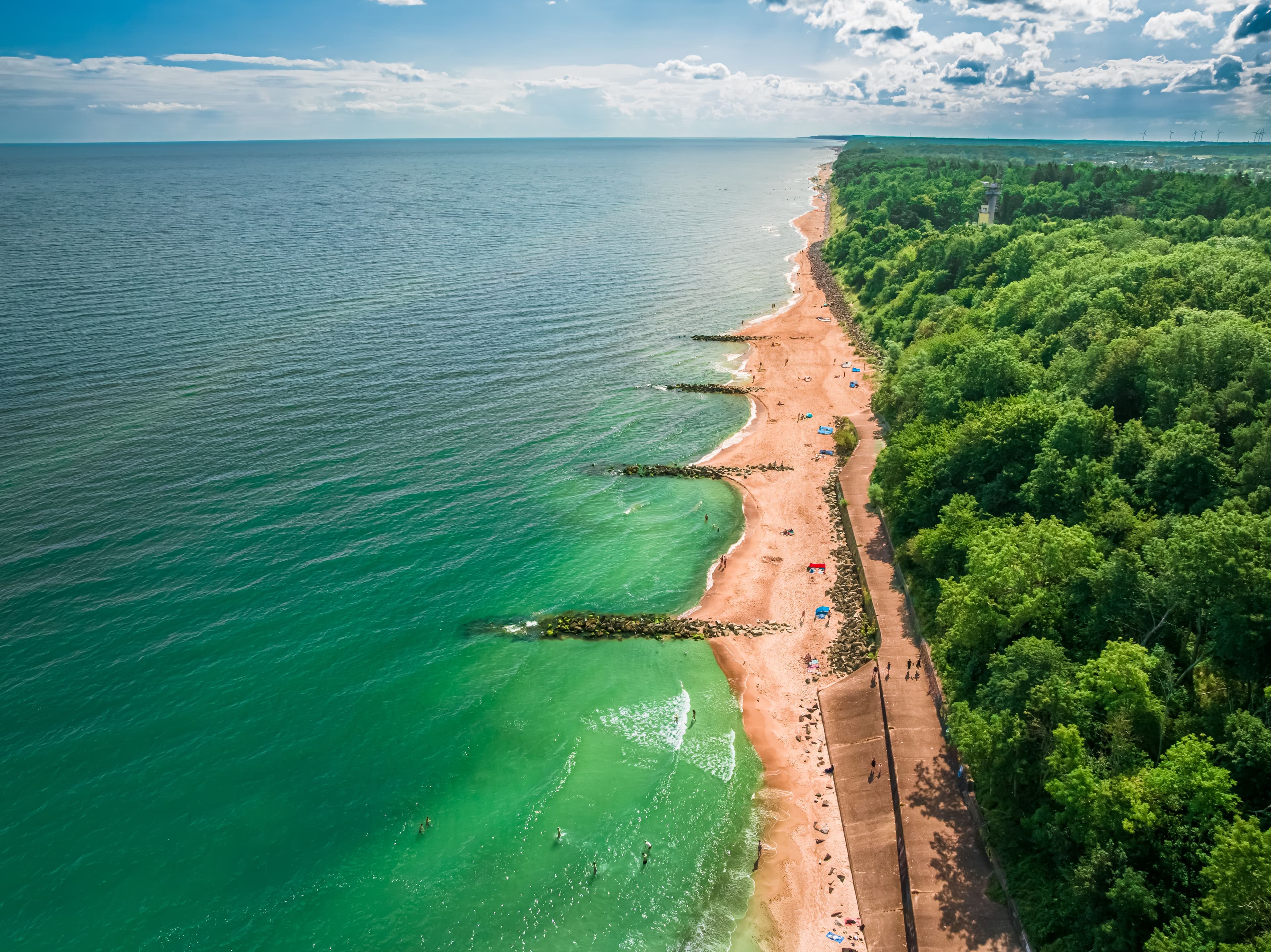Lake Geneva Swim: 6 Swim Spots, Fees, and Safety