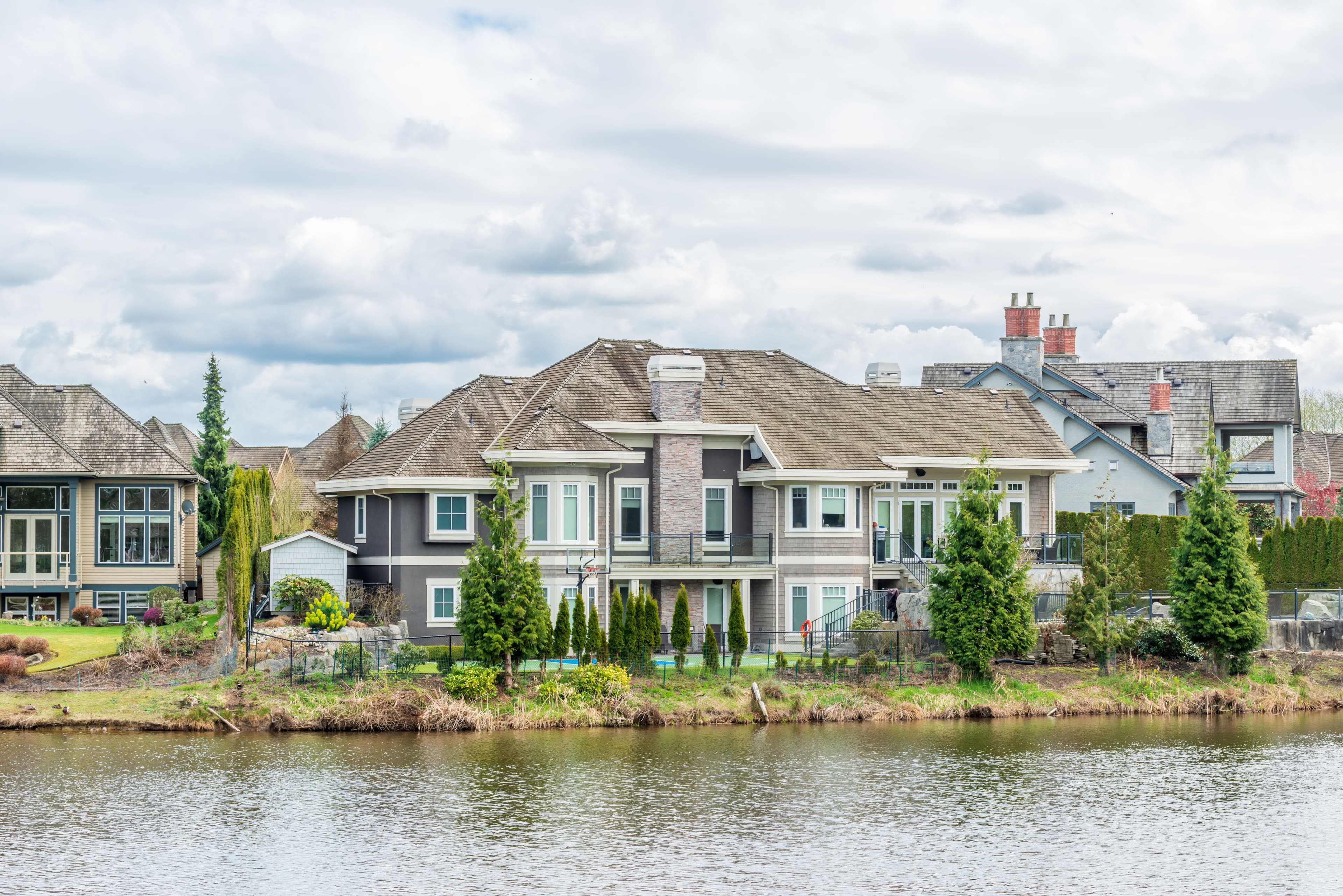 Delavan Wisconsin Lakefront Homes: Why Buyers Love Them