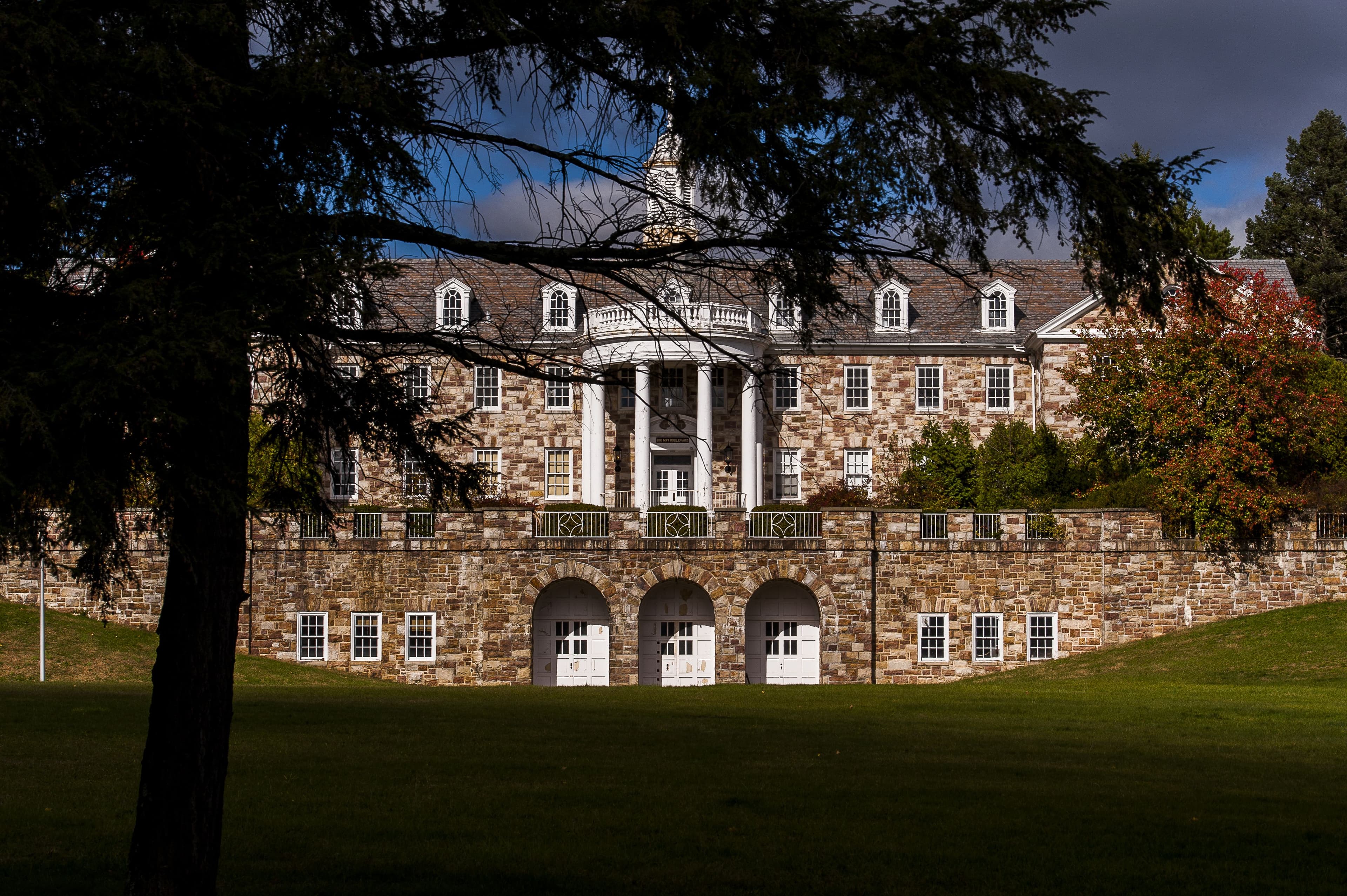 What Makes Stone Manor Lake Geneva the Crown Jewel of Luxury Real Estate?